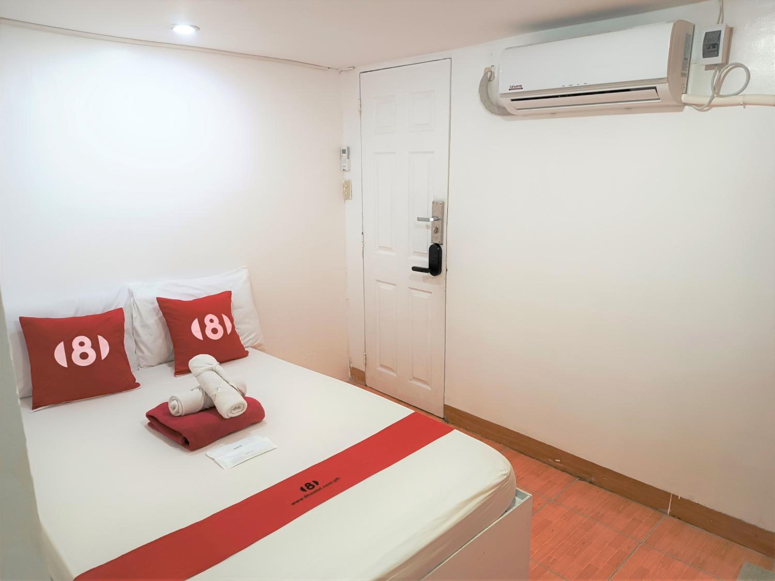 8Hostel