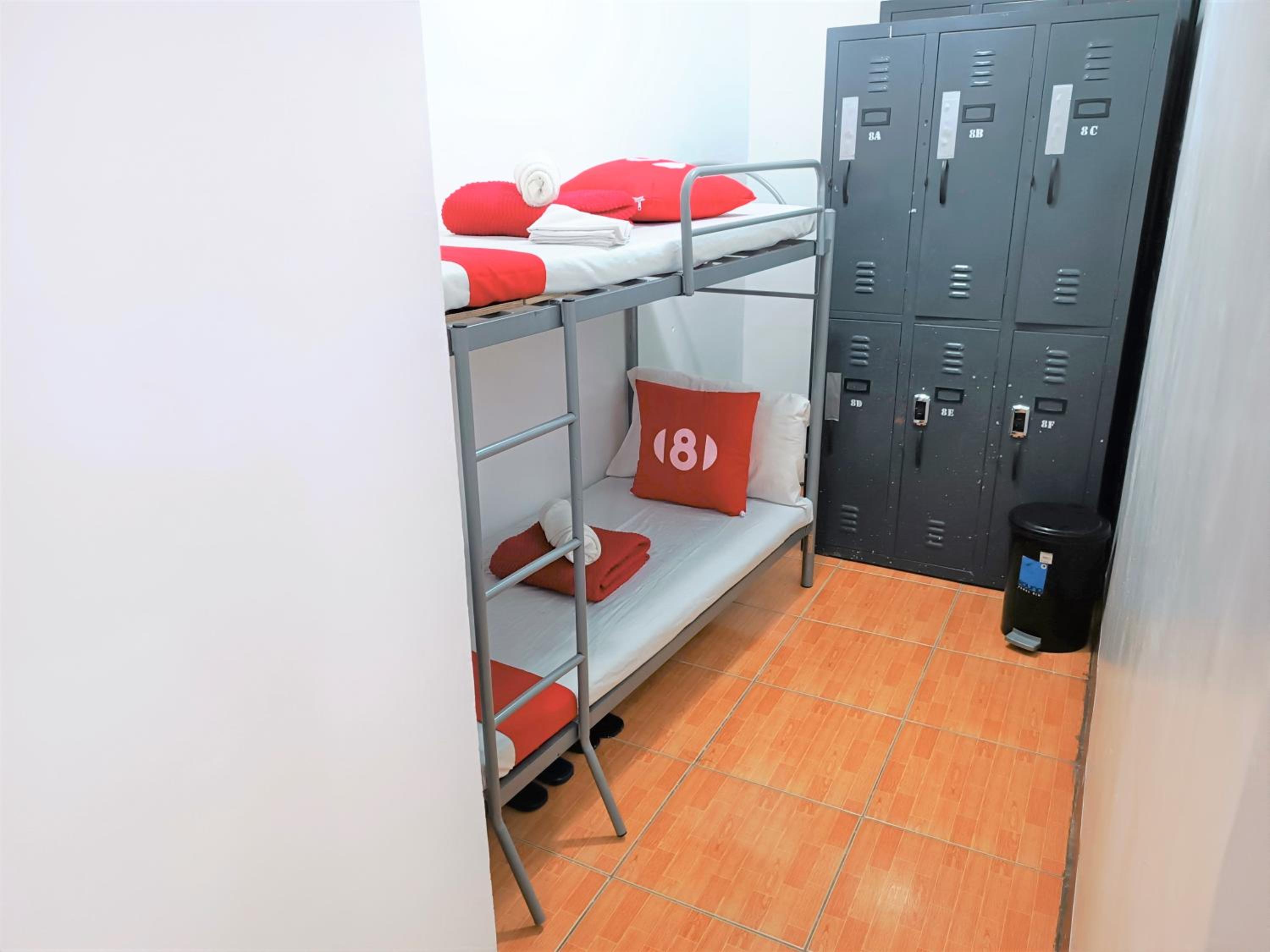 8Hostel