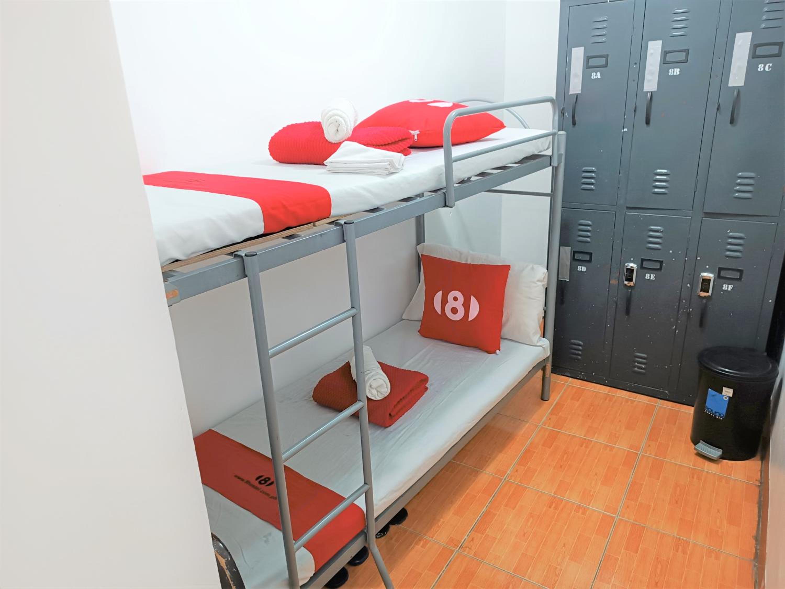 8Hostel