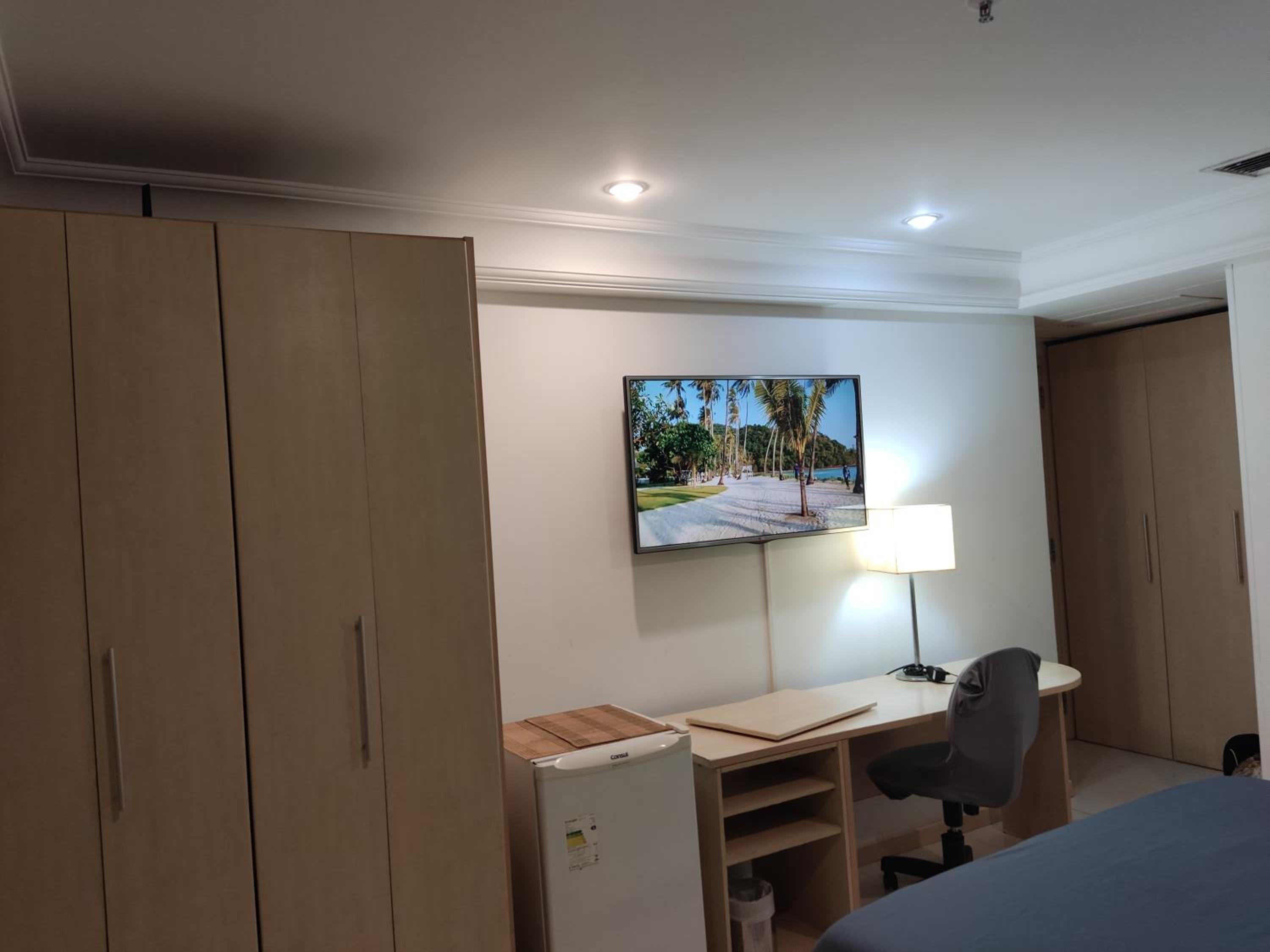 Barra Prime Flats, Ed Mediterrâneo, wi-fi 400Mb, balsa pra praia grátis, ar condicionado novo!