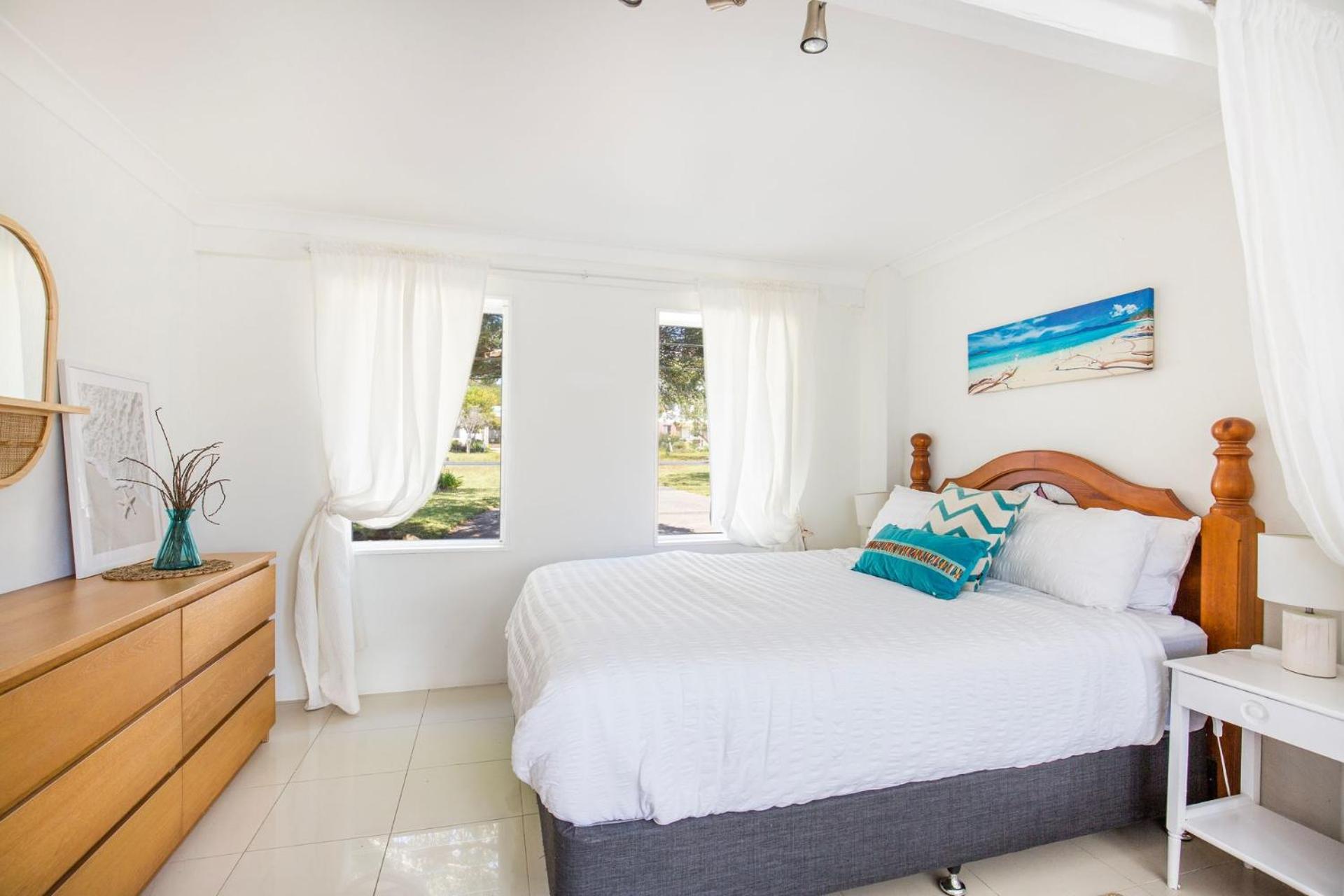 Middle Sea Pet Friendly 5 Mins Walk to Beach