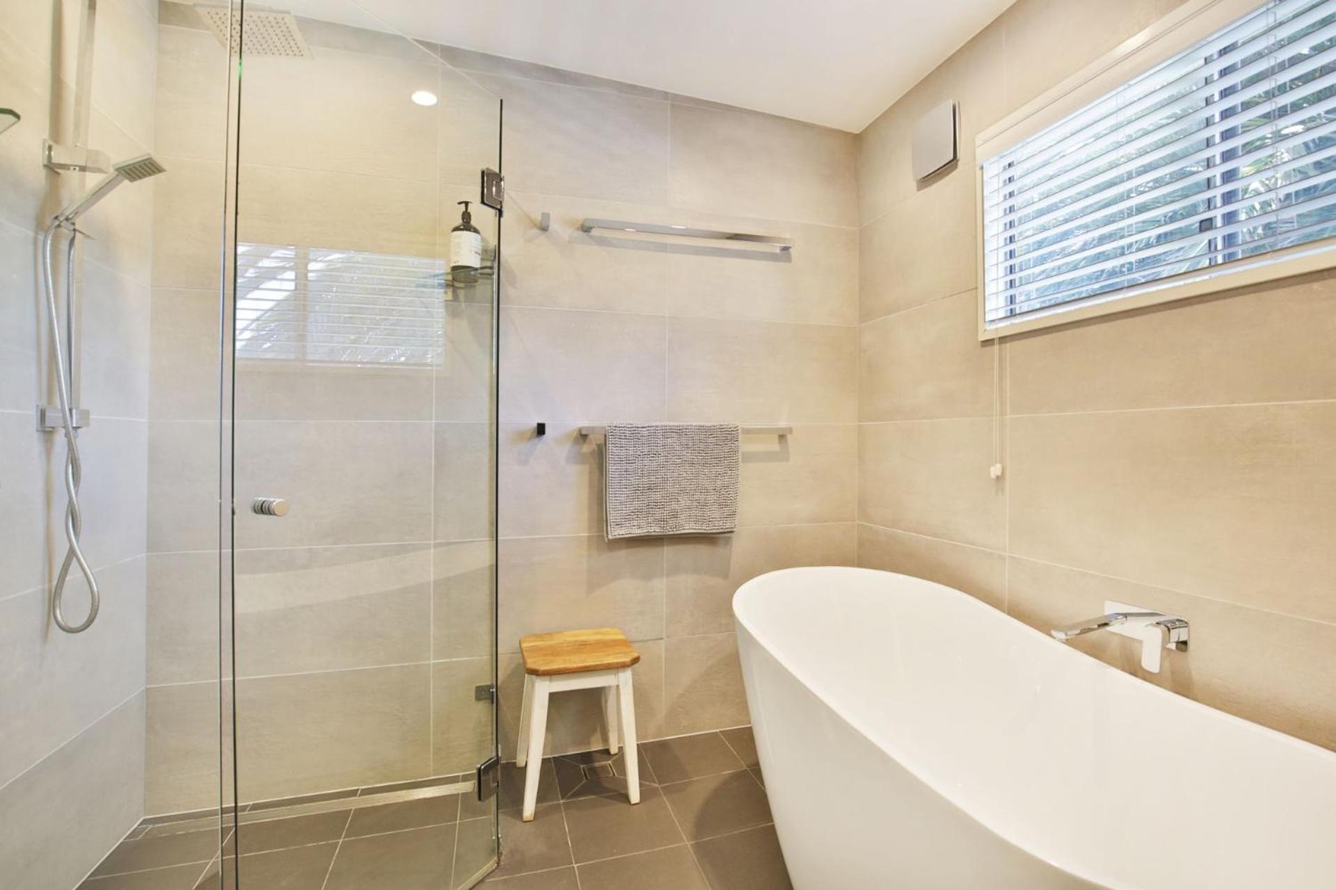 Middle Sea Pet Friendly 5 Mins Walk to Beach