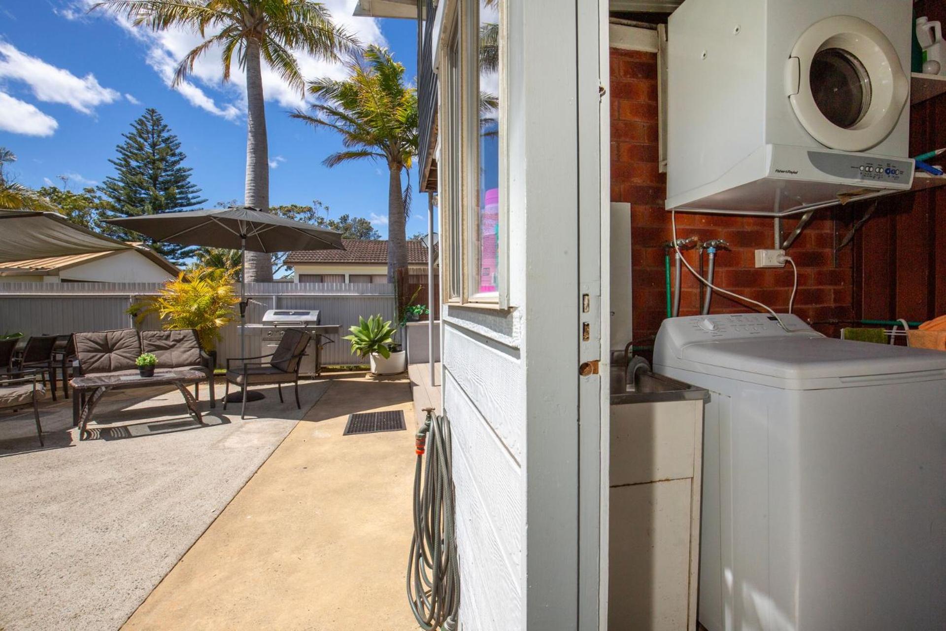 Middle Sea Pet Friendly 5 Mins Walk to Beach