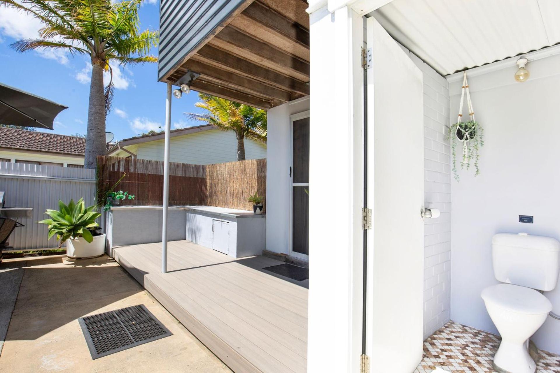 Middle Sea Pet Friendly 5 Mins Walk to Beach
