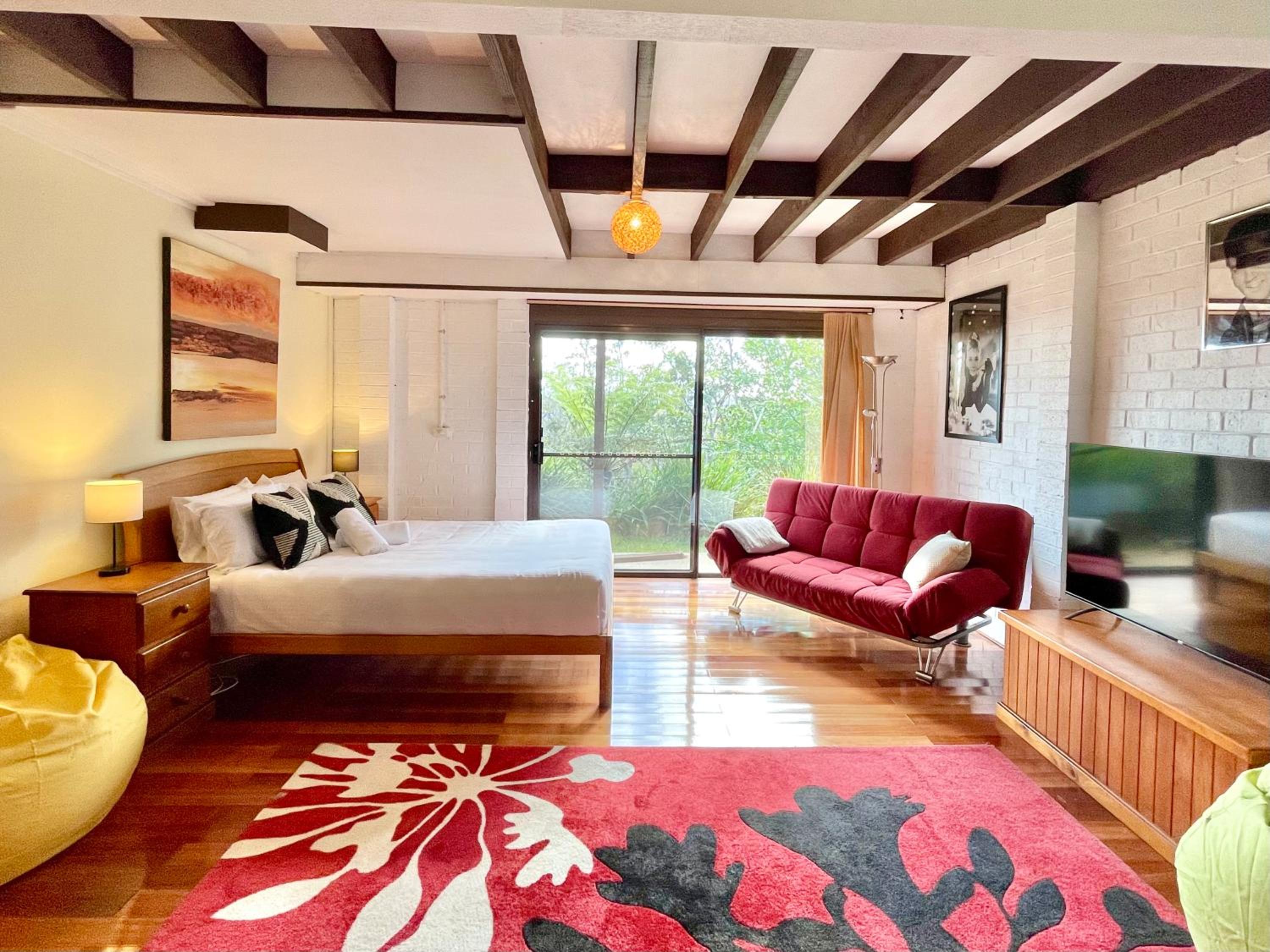 Narrow Neck Retreat
