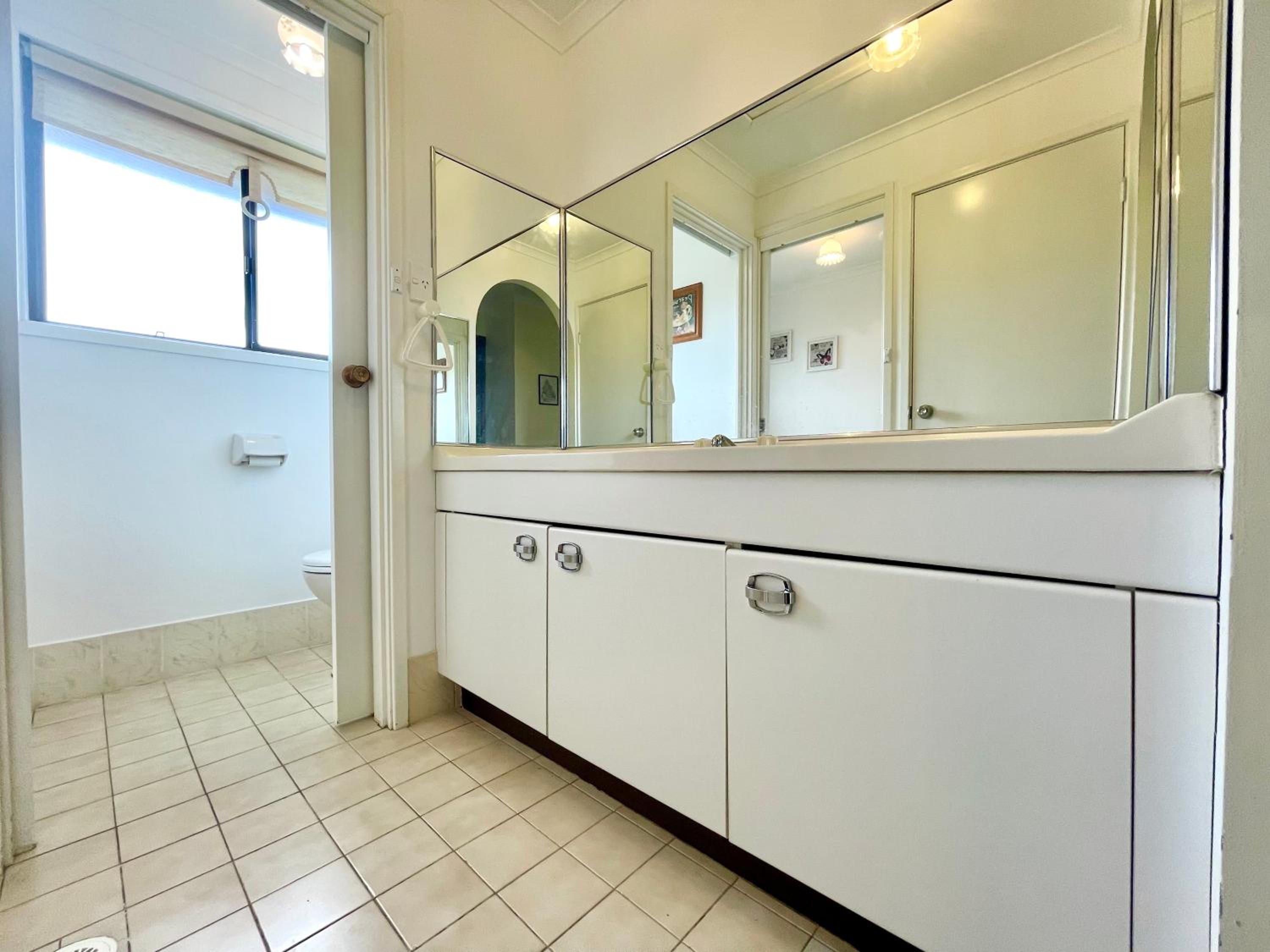 Narrow Neck Retreat