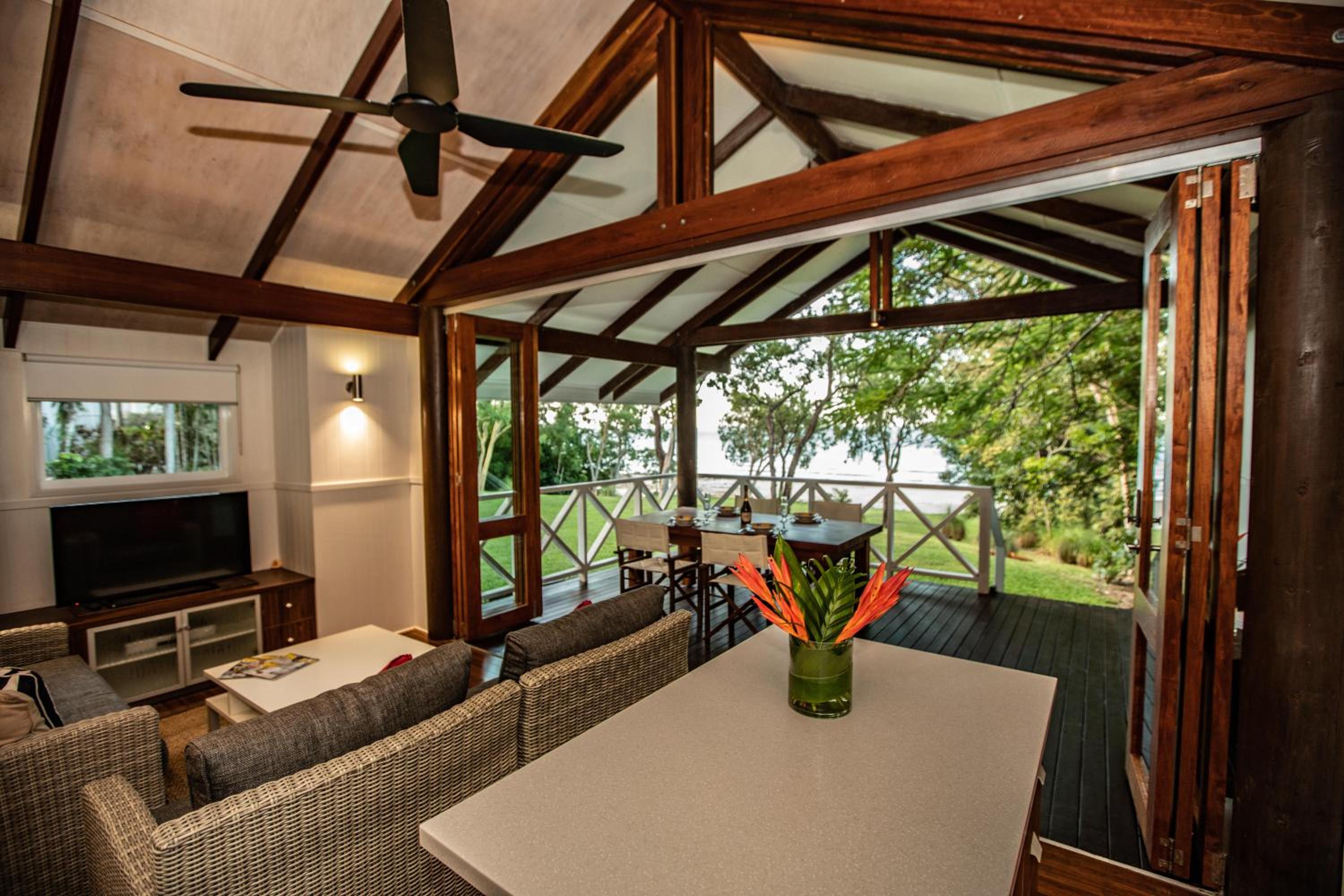 Cottonwood Beachfront Estate, Port Douglas