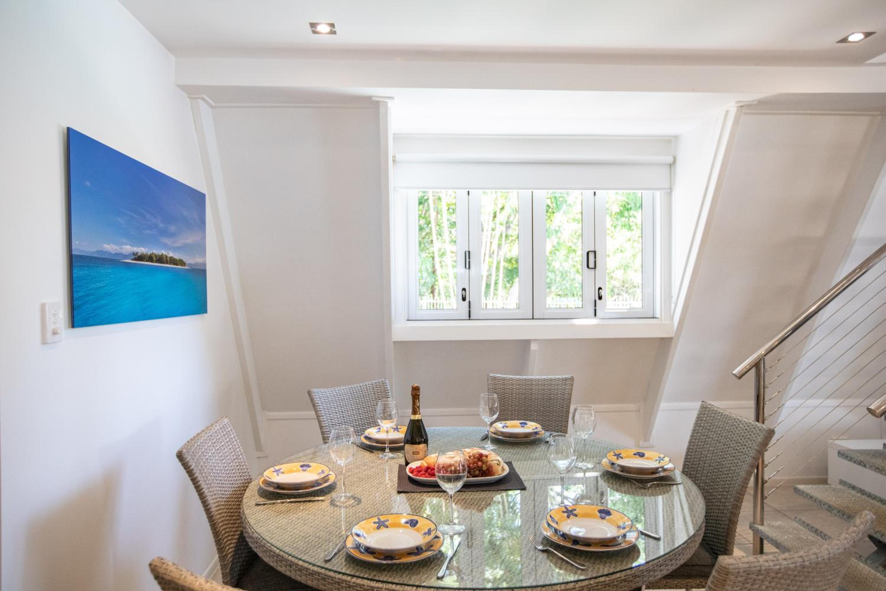 Cottonwood Beachfront Estate, Port Douglas