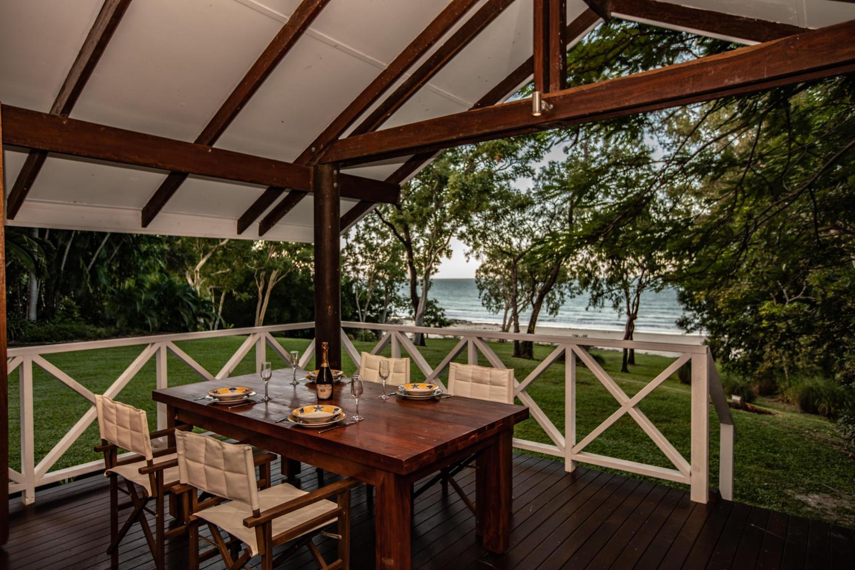 Cottonwood Beachfront Estate, Port Douglas