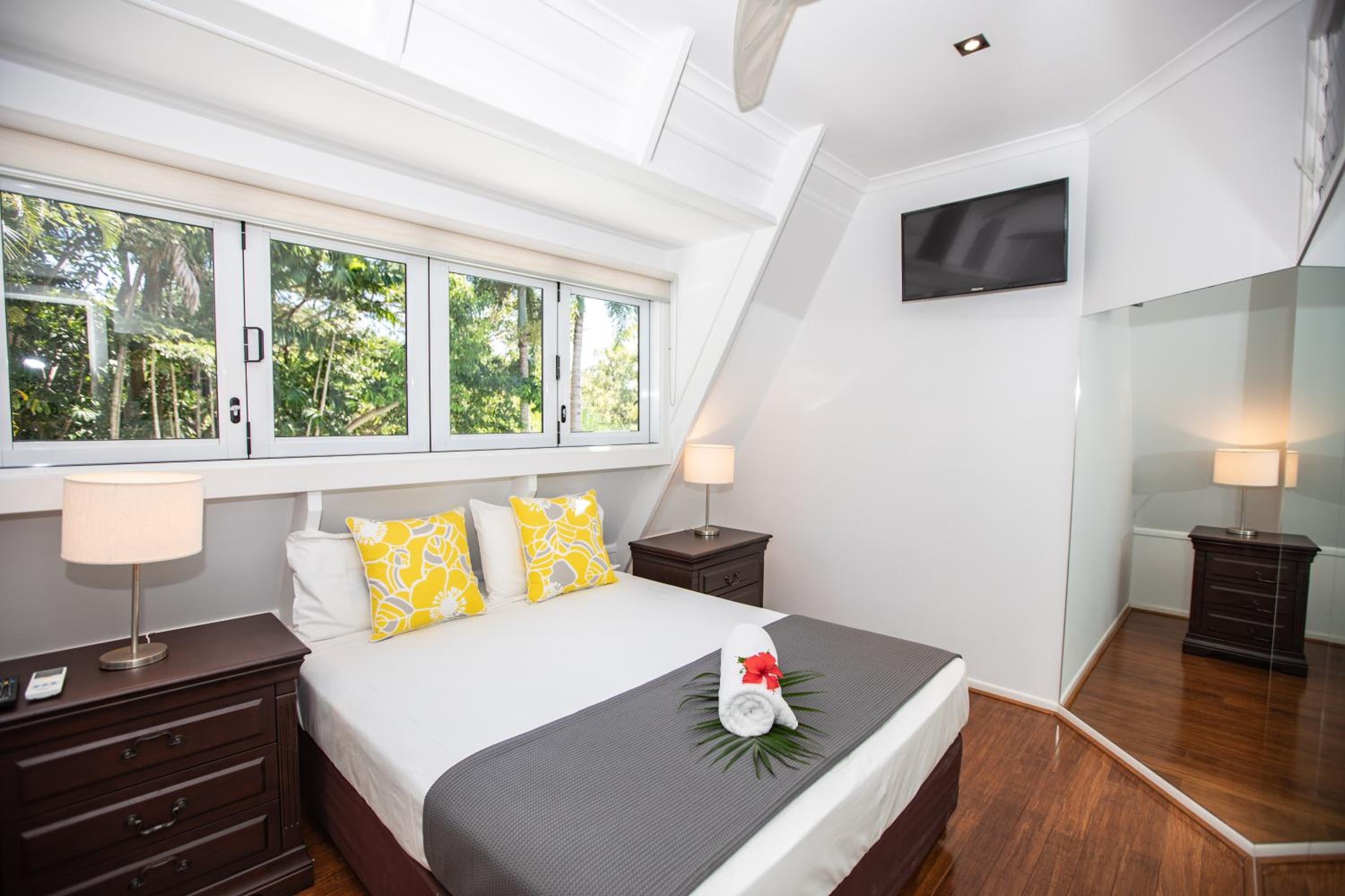 Cottonwood Beachfront Estate, Port Douglas