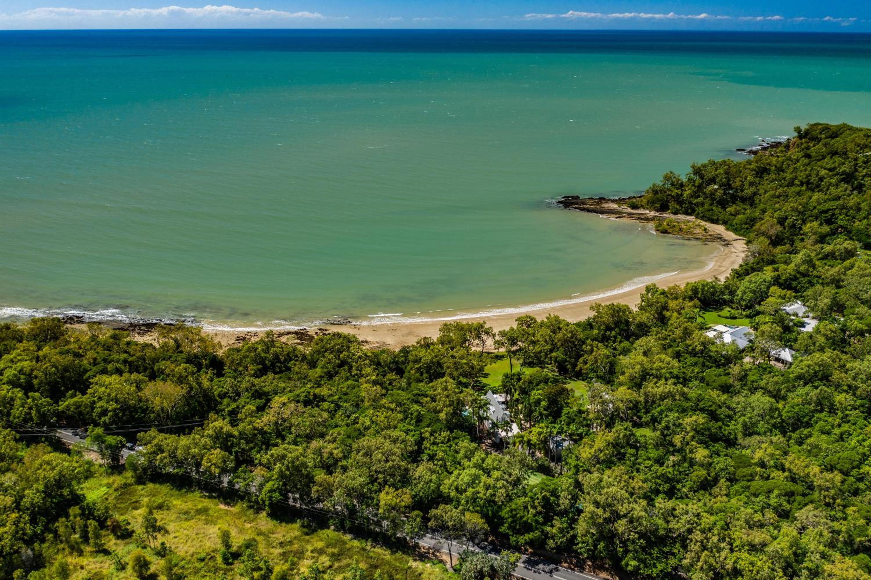 Cottonwood Beachfront Estate, Port Douglas