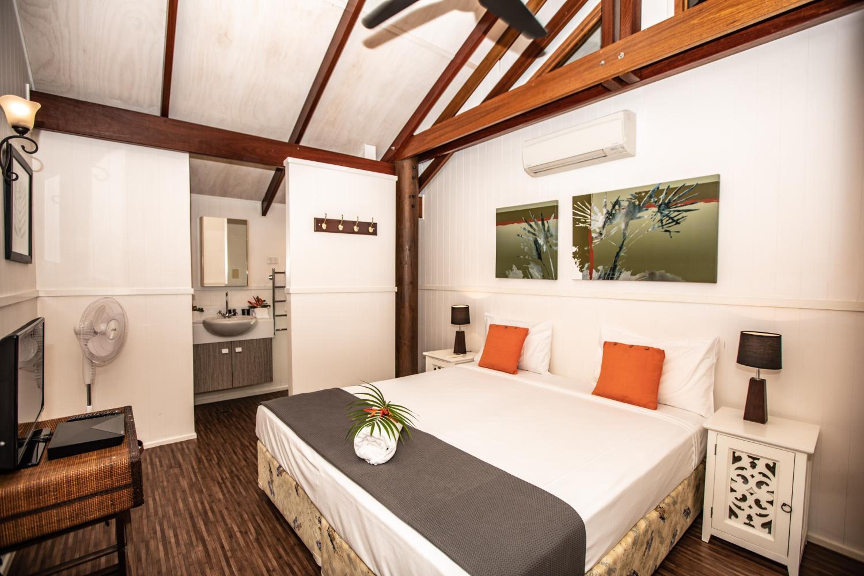Cottonwood Beachfront Estate, Port Douglas
