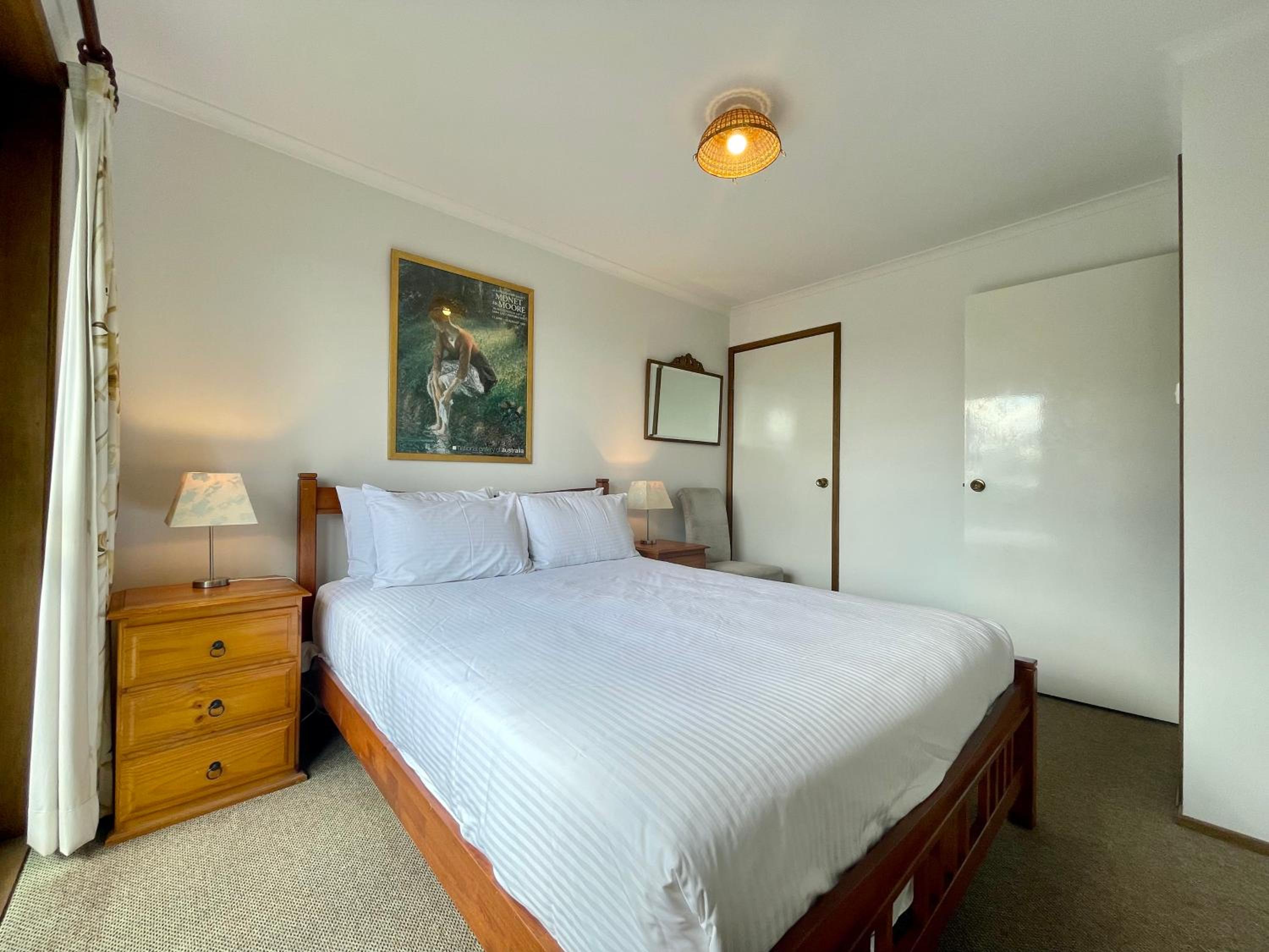 Narrow Neck Retreat