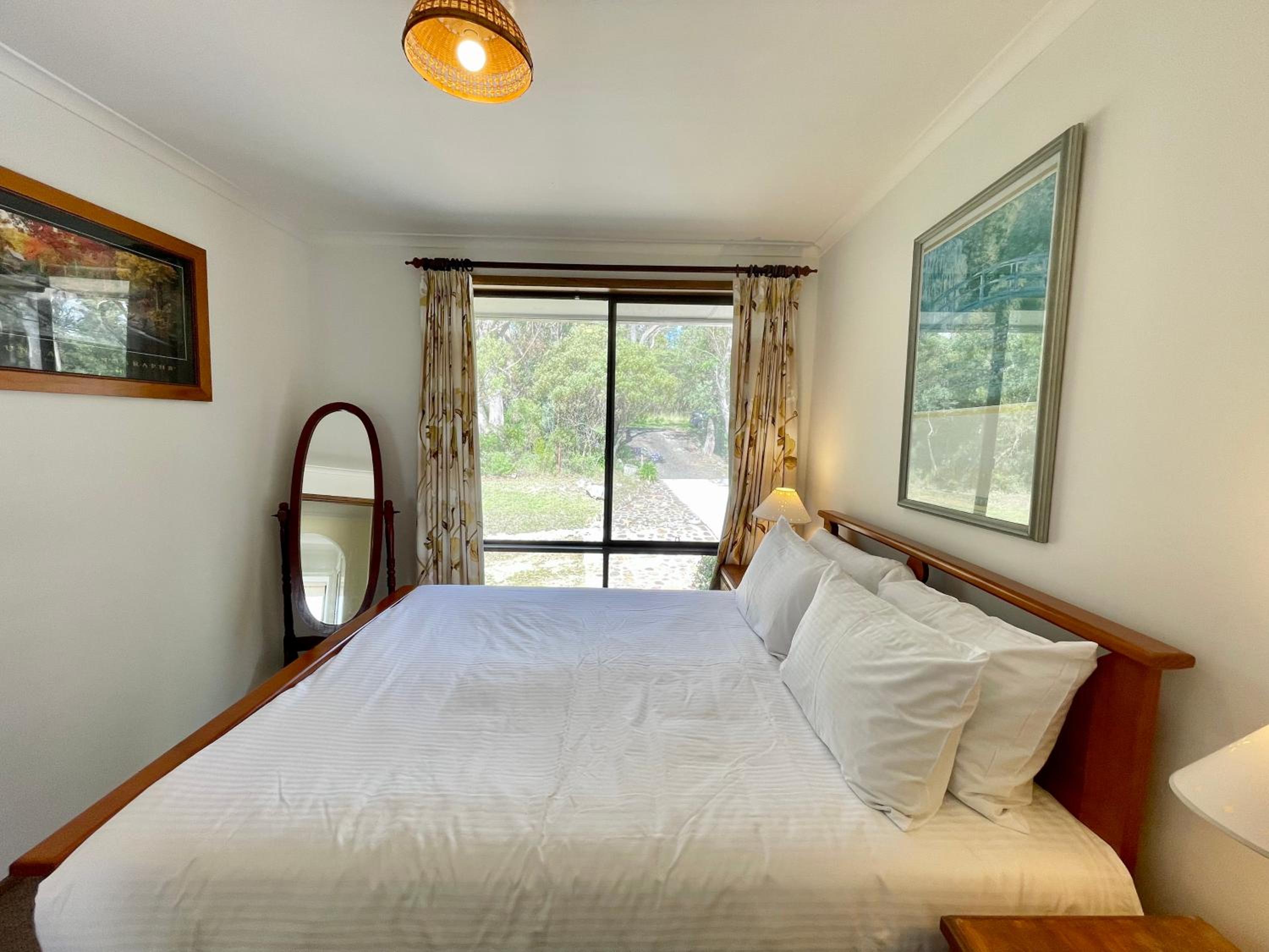 Narrow Neck Retreat