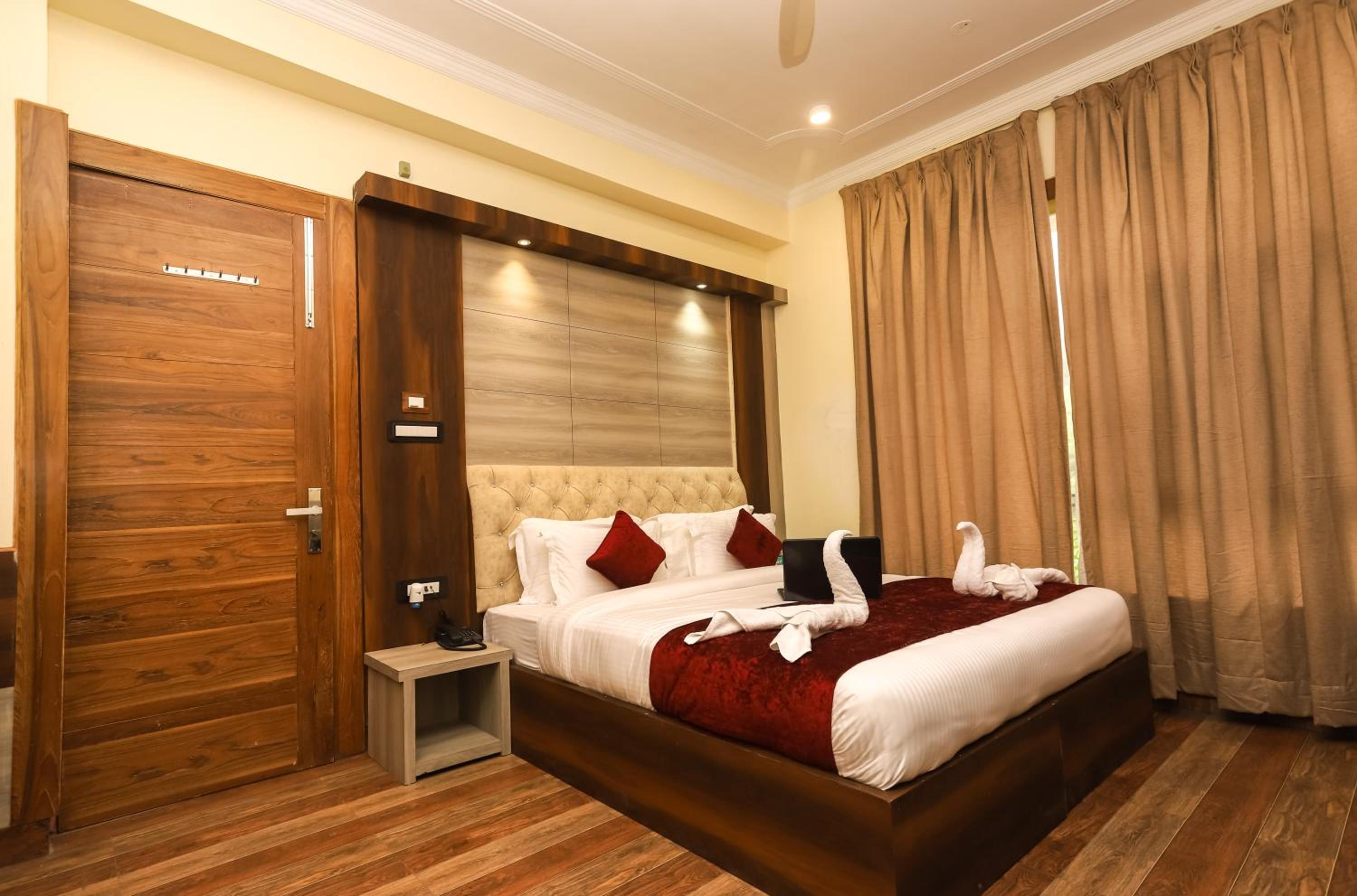 Hotel yellow nest inn view 3
