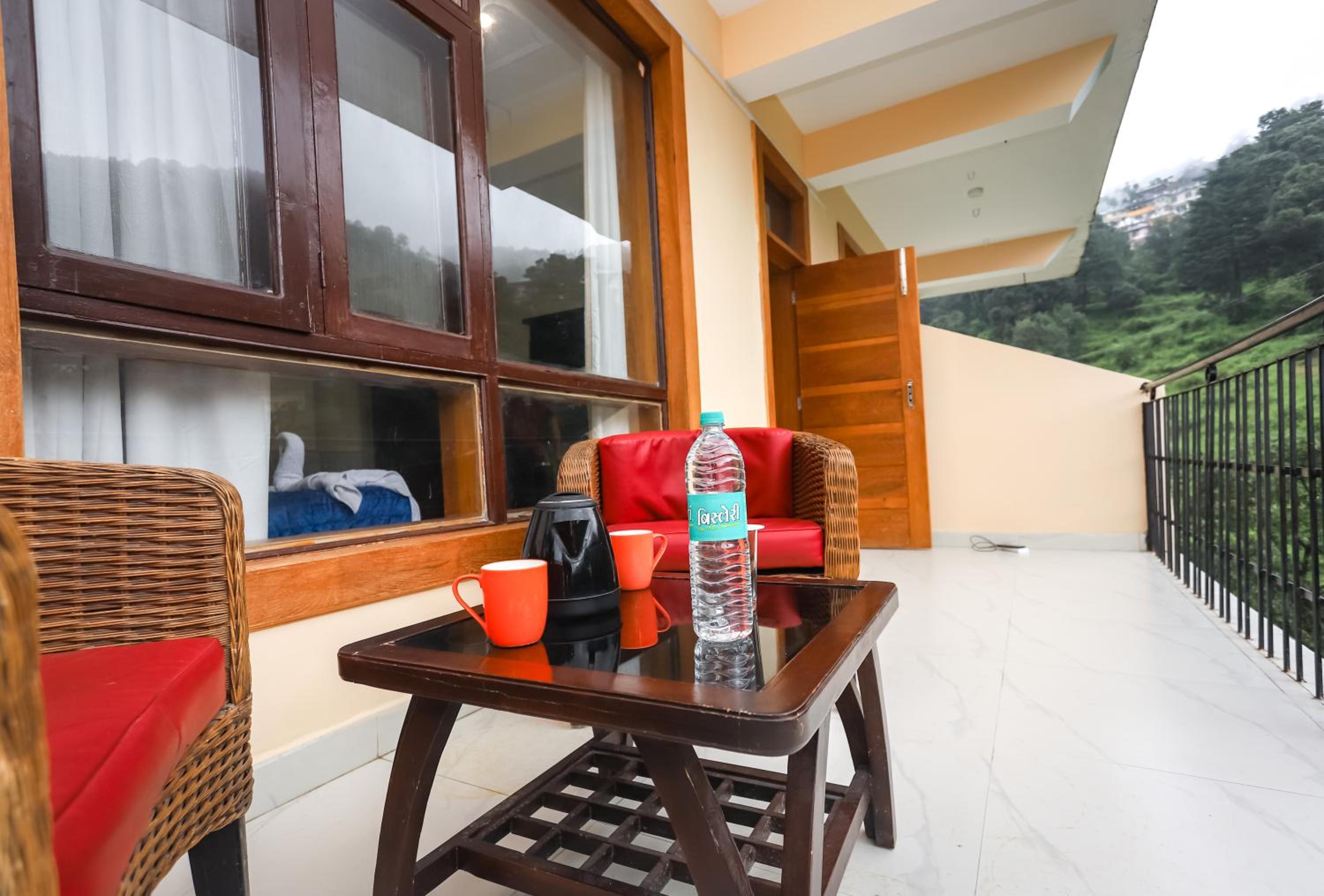 Hotel yellow nest inn view 4