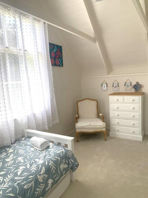 Hamptons charm at Nantucket in Mollymook