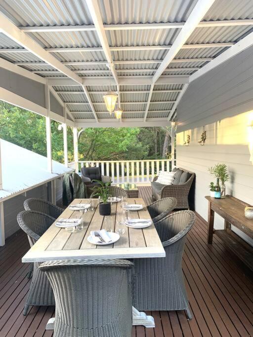 Hamptons charm at Nantucket in Mollymook
