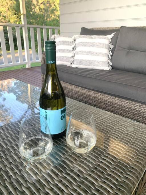 Hamptons charm at Nantucket in Mollymook