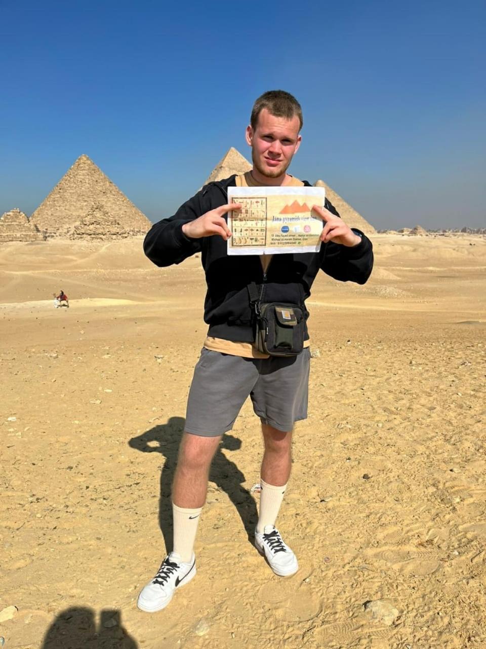 Jana Pyramids view inn
