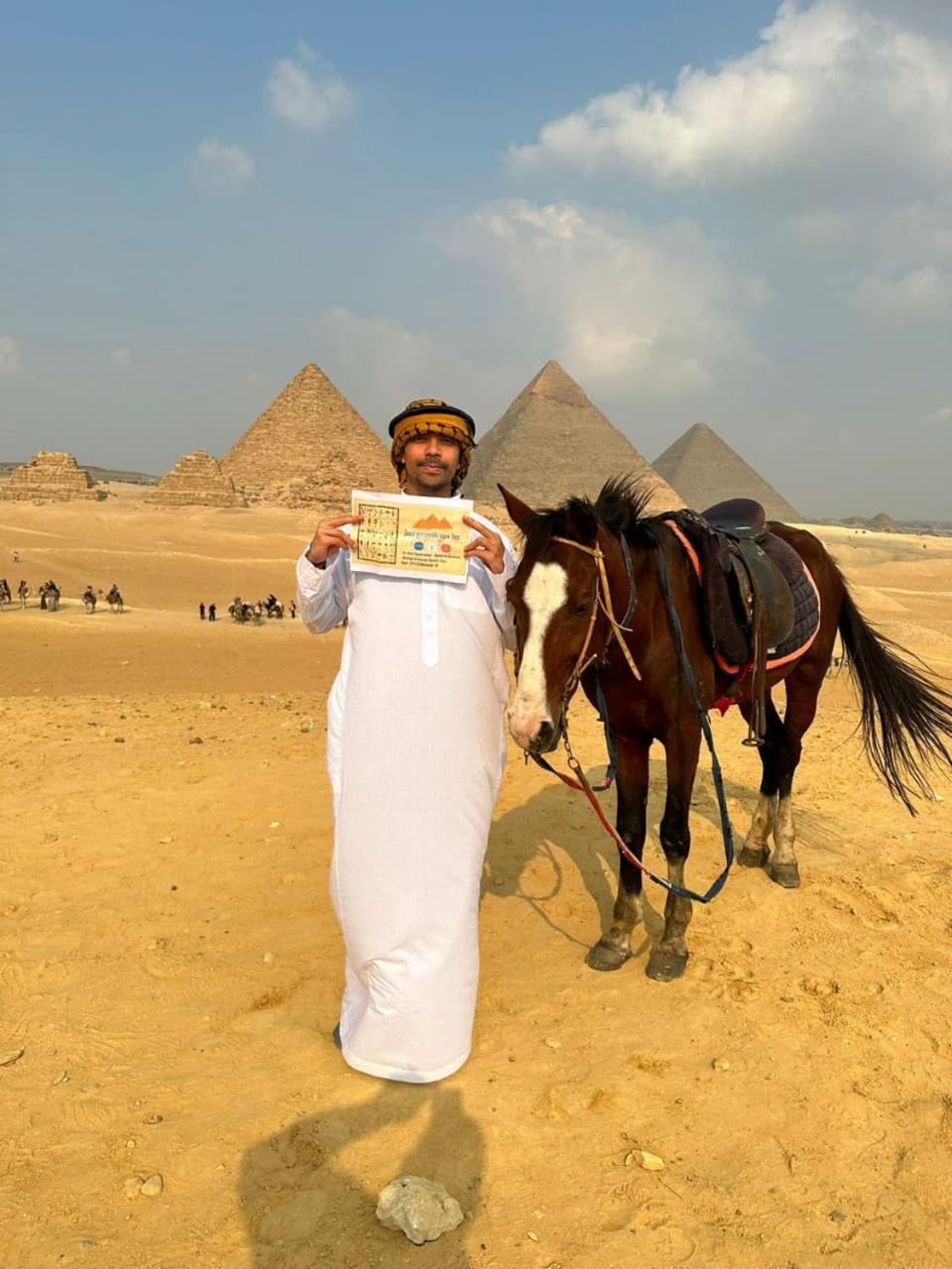 Jana Pyramids view inn