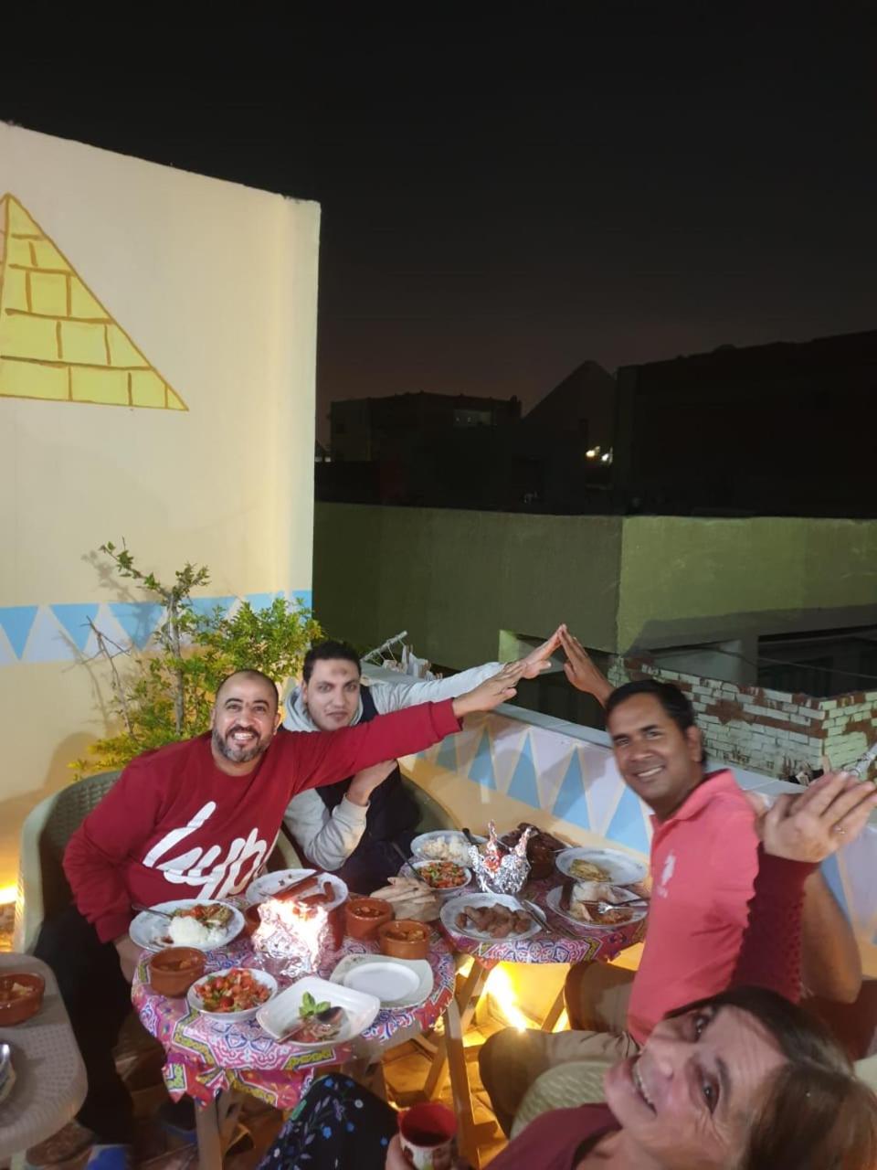 Jana Pyramids view inn