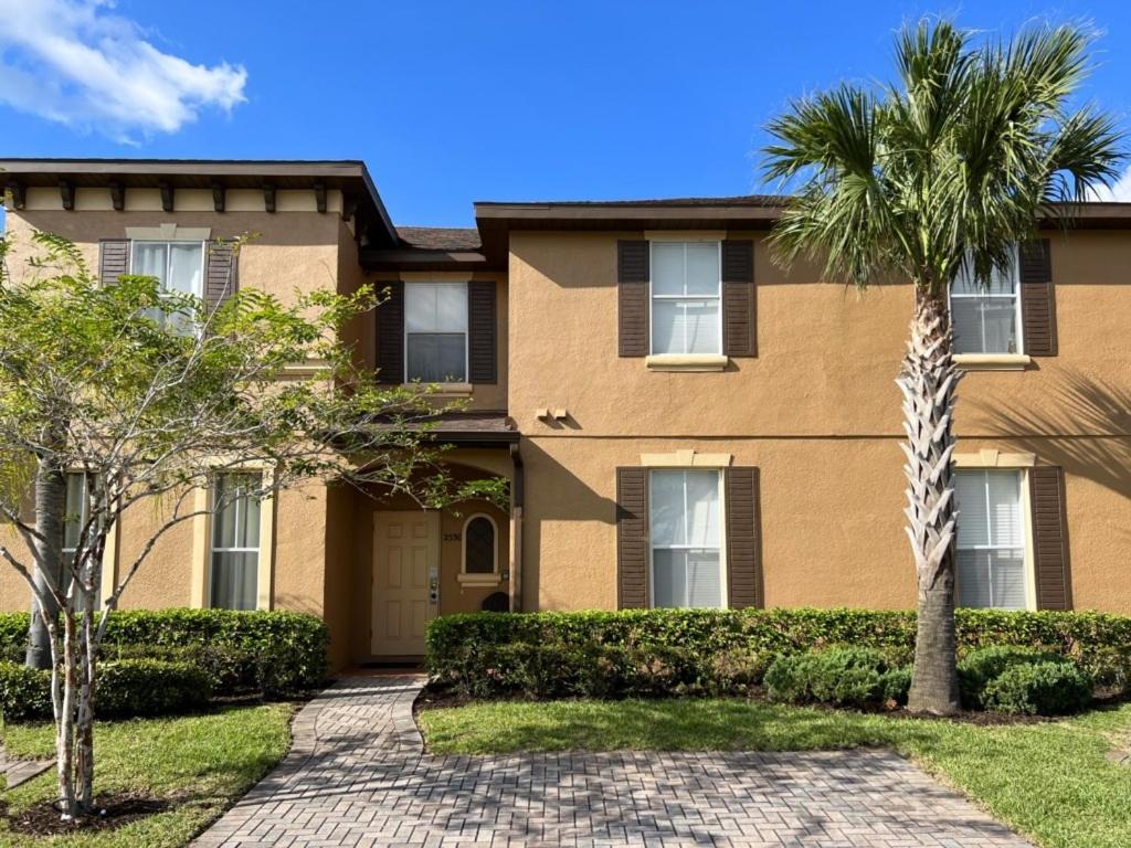 Spacious 4Bd TH Regal Palms 2530CA