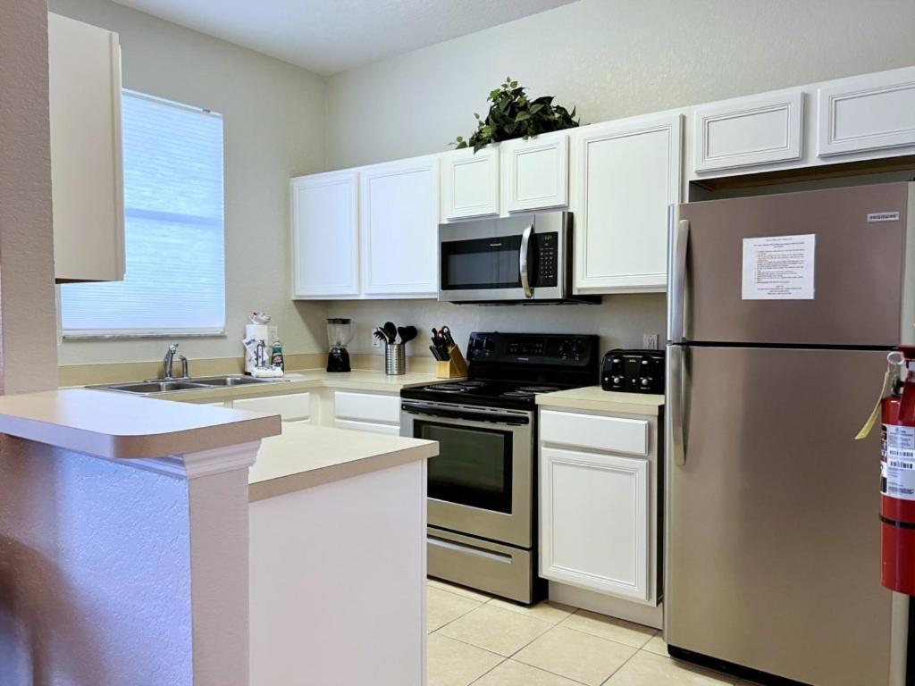 Spacious 4Bd TH Regal Palms 2530CA