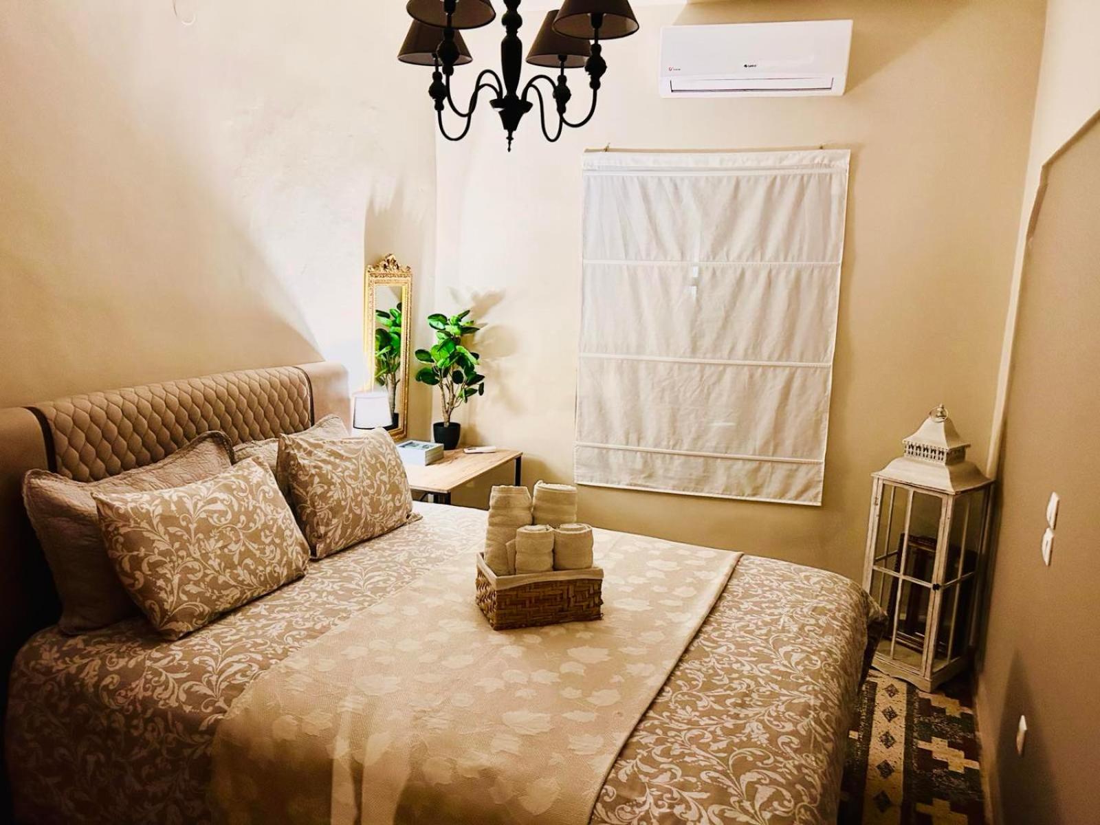 Traditional house of 1898 in the heart of old town of Nafplio view 3