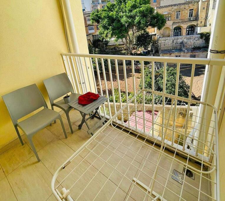 Spacious and beautiful flat in Gzira view 4