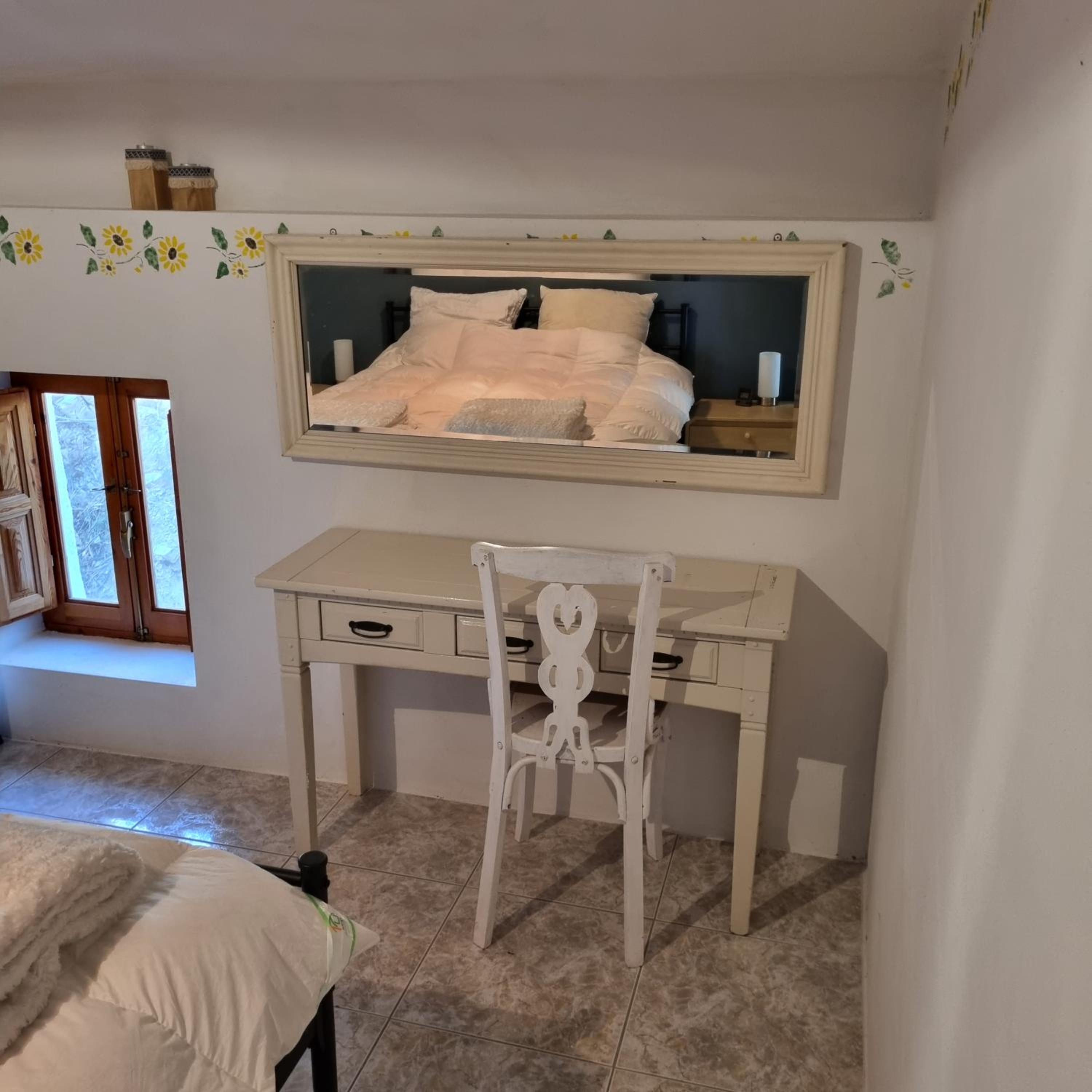 Cortijo naturista con vistas-clothing optional