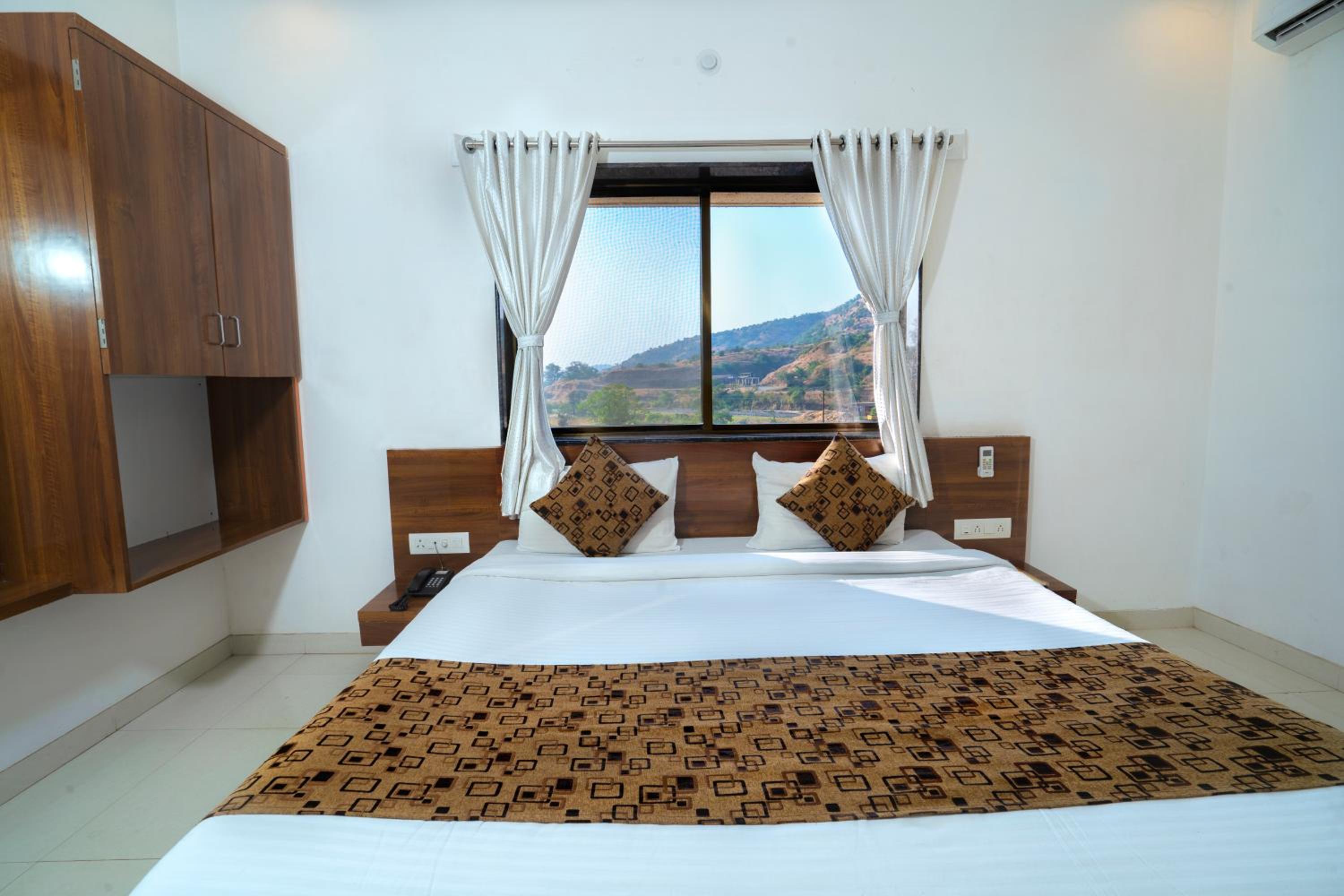 Hotel Jagadguru Lonavala