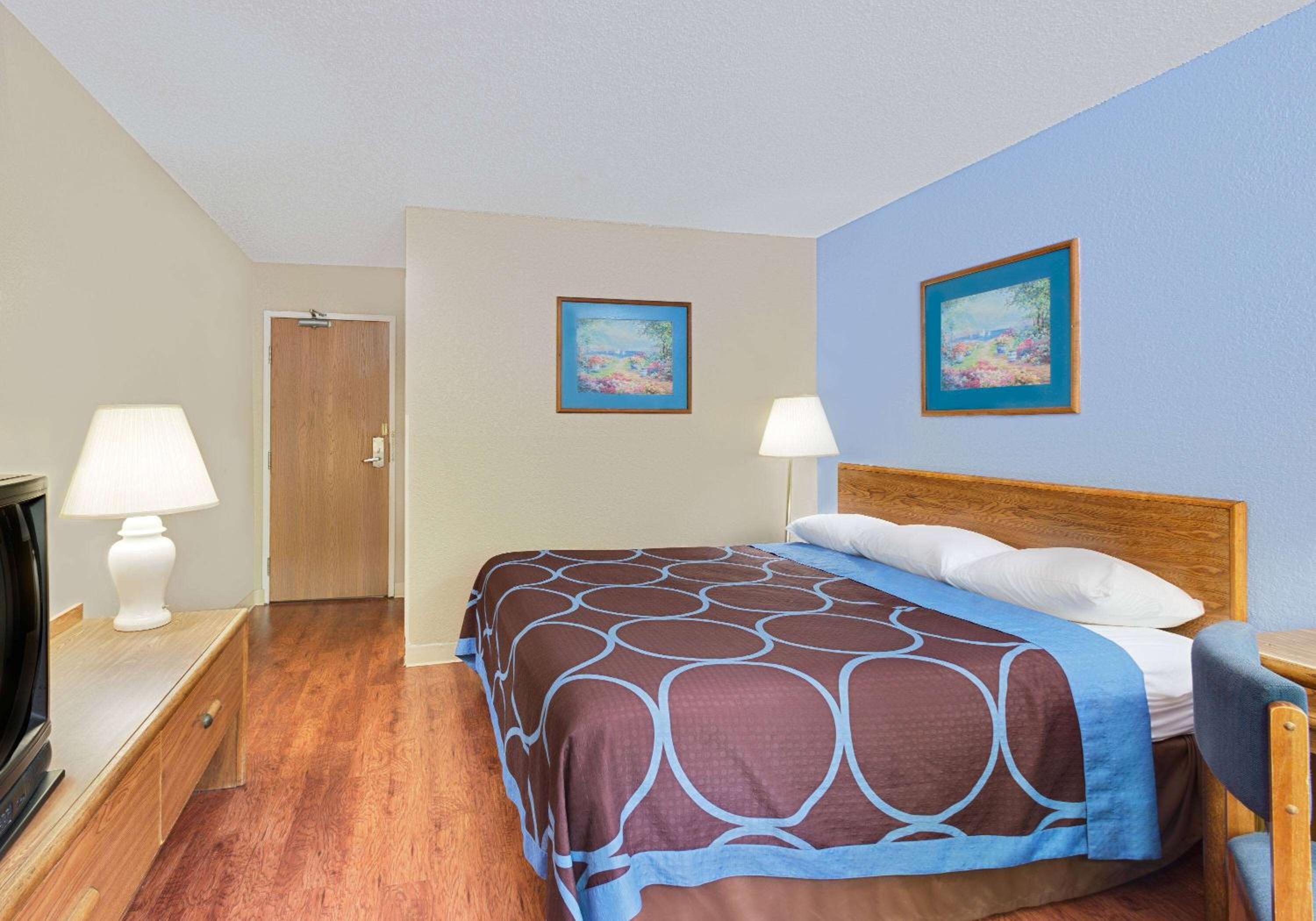 Super 8 by Wyndham Newburgh/West Point Stewart Intl Airport view 5