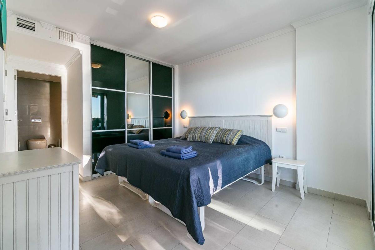 25-Modern Apartment in Paseo Maritimo, Fuengirola! photo 3