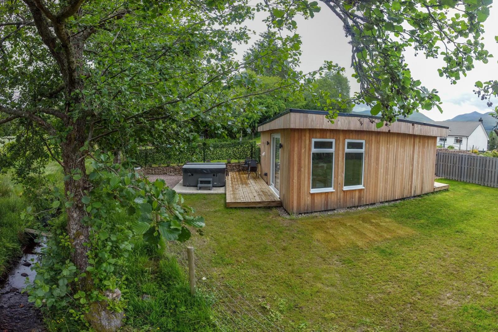 Allt Mor Rentals - Chalet with hot tub, And Studio Apartment no hot tub view 4