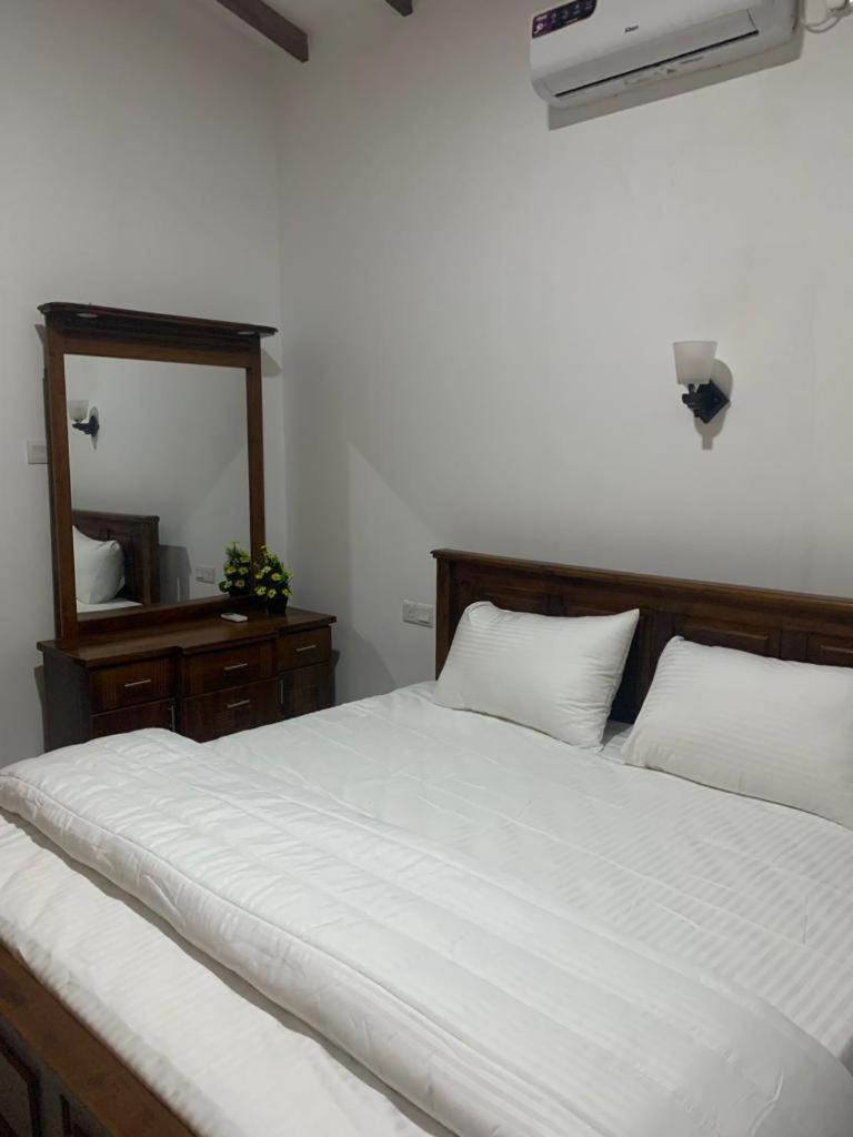 Healand Holiday Bungalow and Restaurant