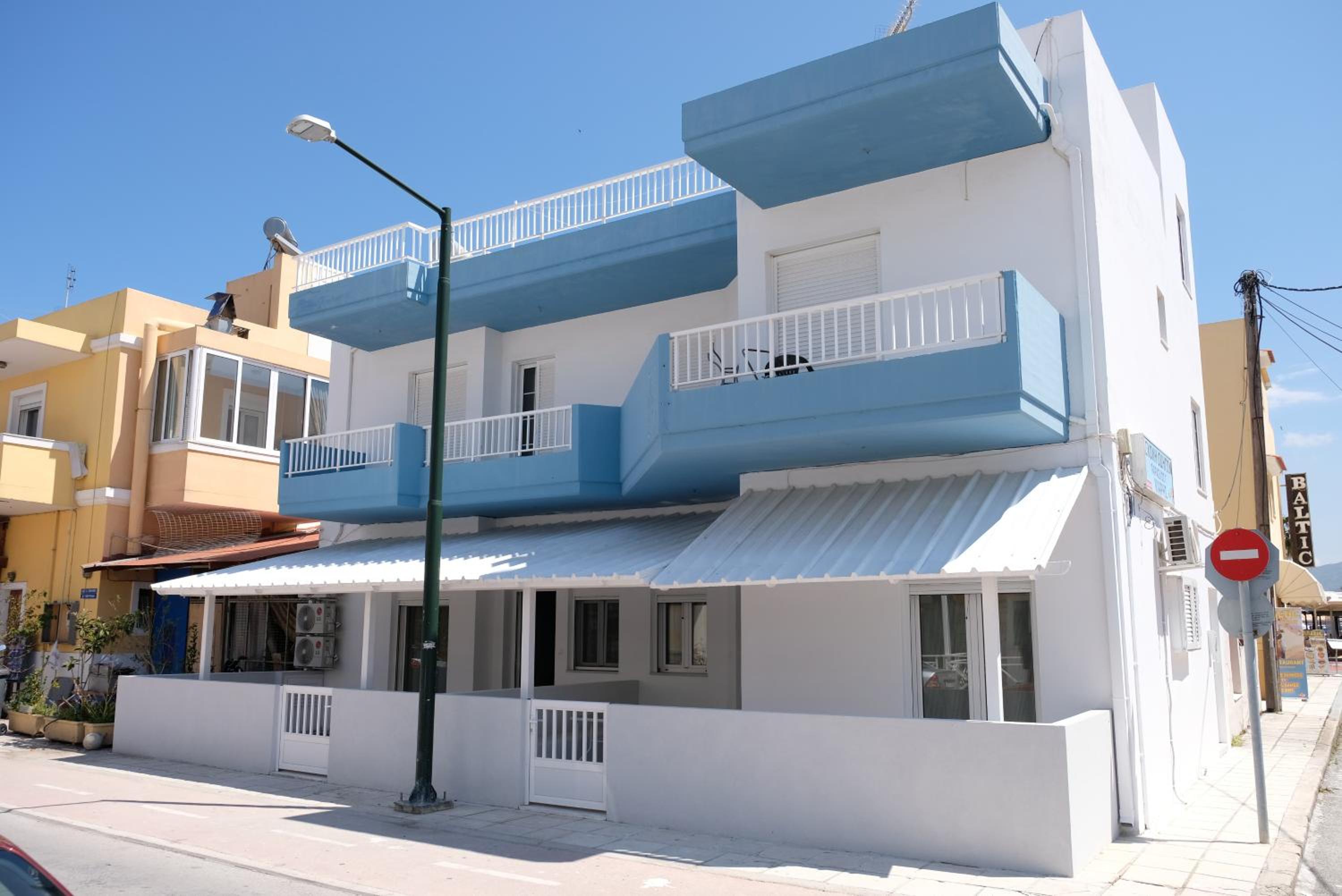 Bright & Comfy Apartments near the beach