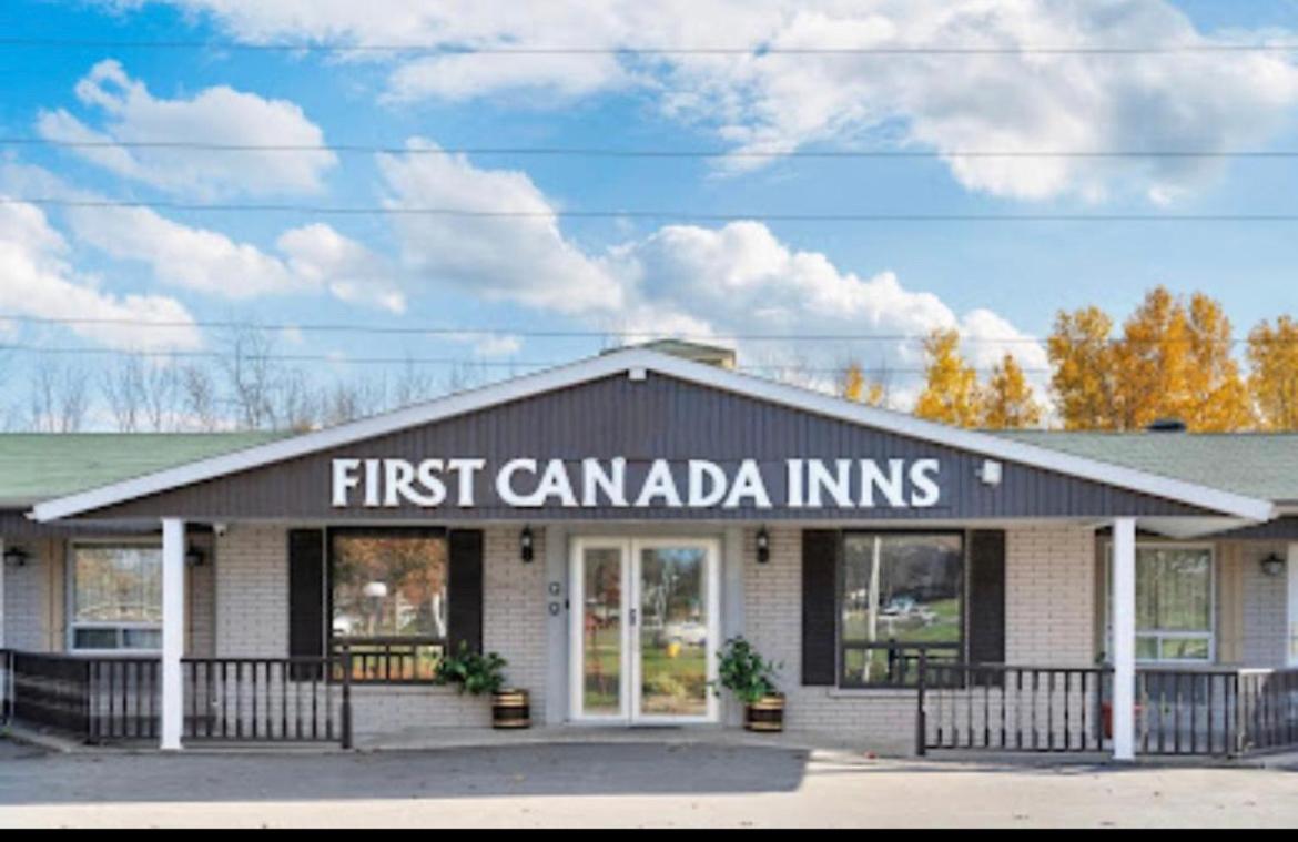 Cornwall Vacations - First Canada Hotel Cornwall Hwy 401 ON - Property Image 1