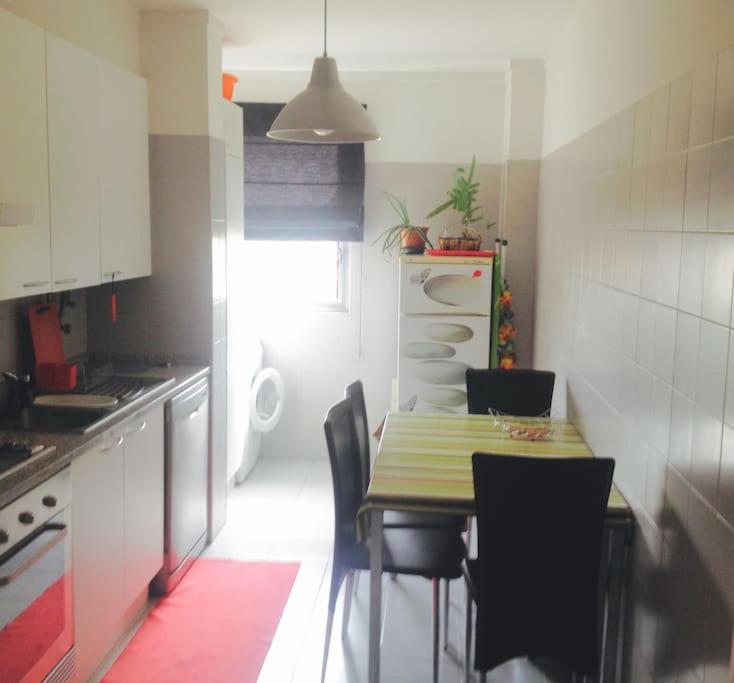 Luxury Lisbon Apartment. With Air Con. view 3