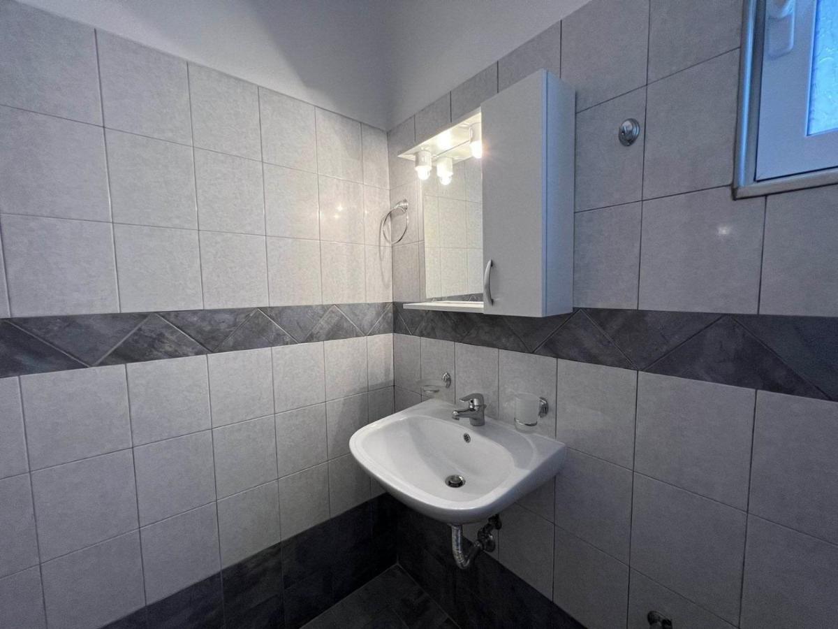 Triton Rooms photo 4
