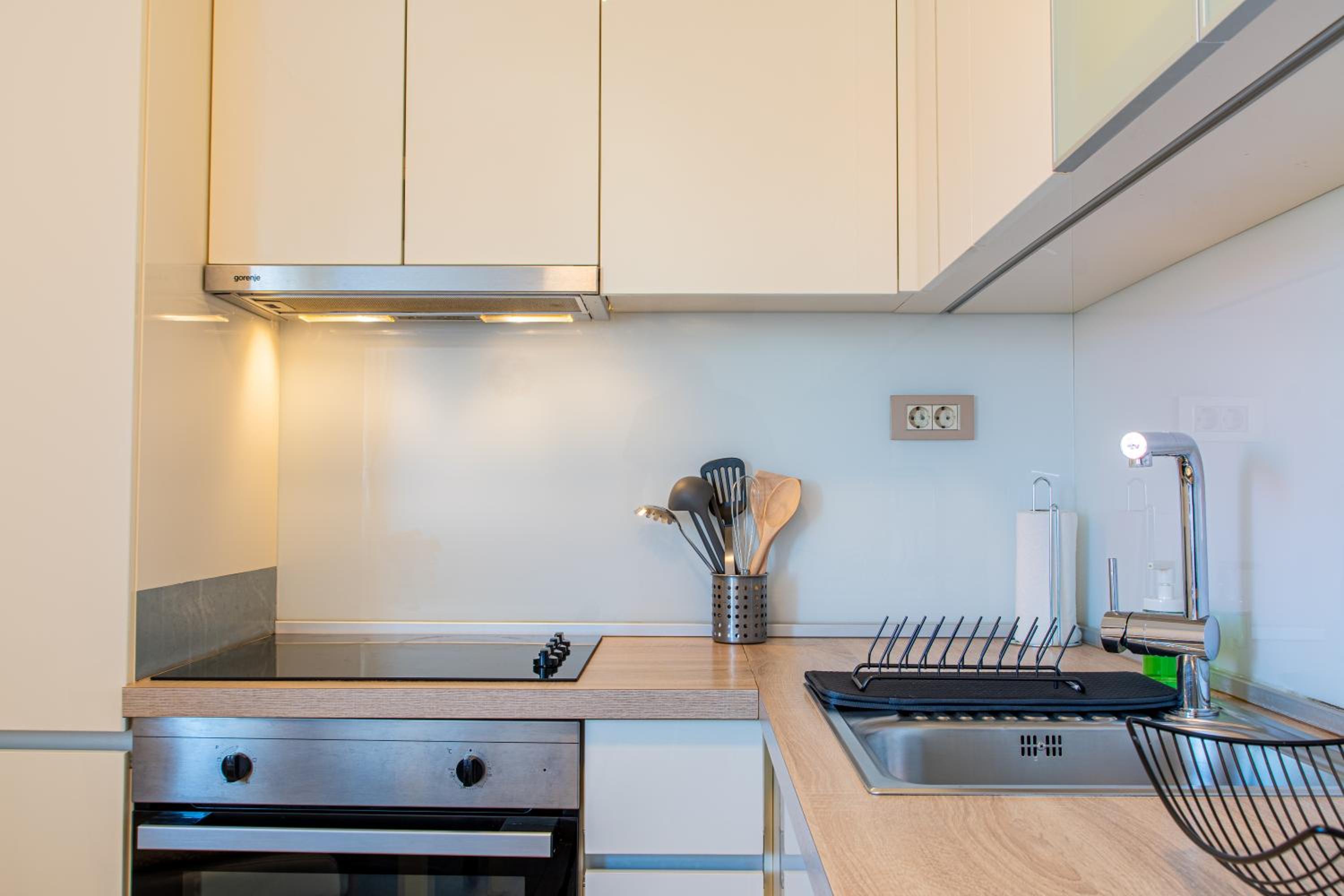 Flexible SelfCheckIns 43 - Zagreb - Luxury - Parking - Loggia - Brand New