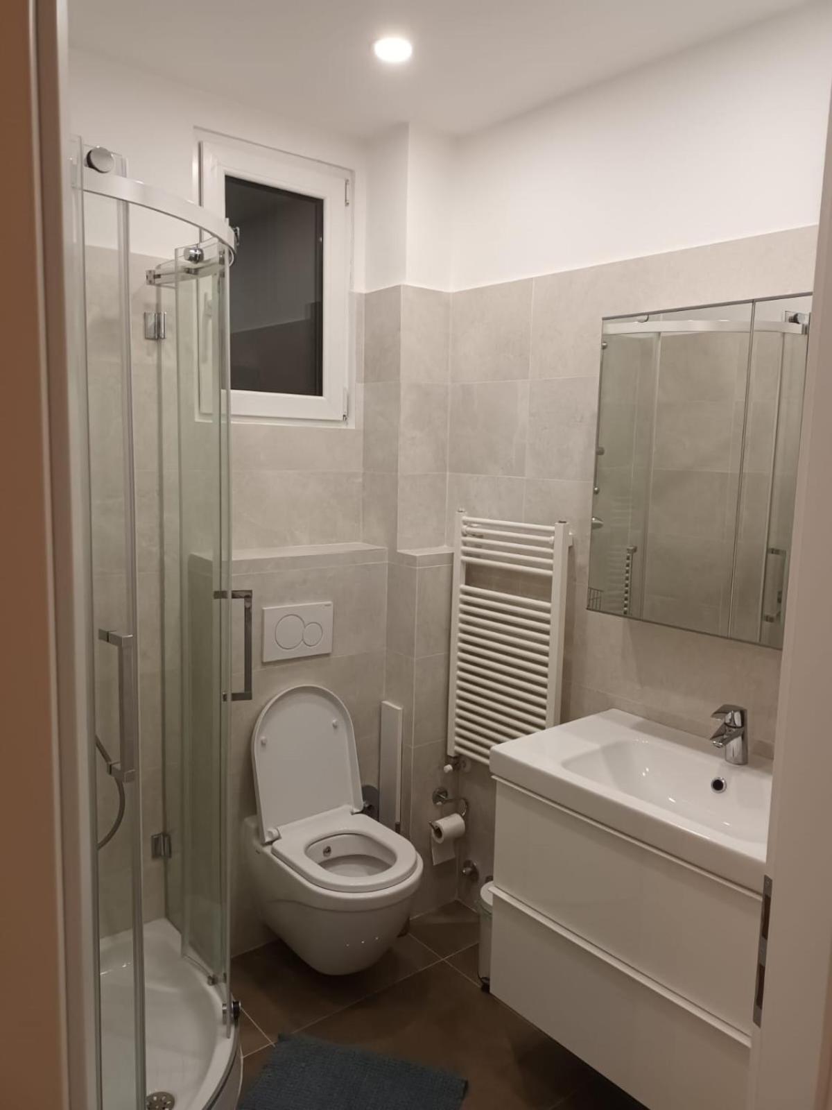 Duna River Shining Apartments view 5