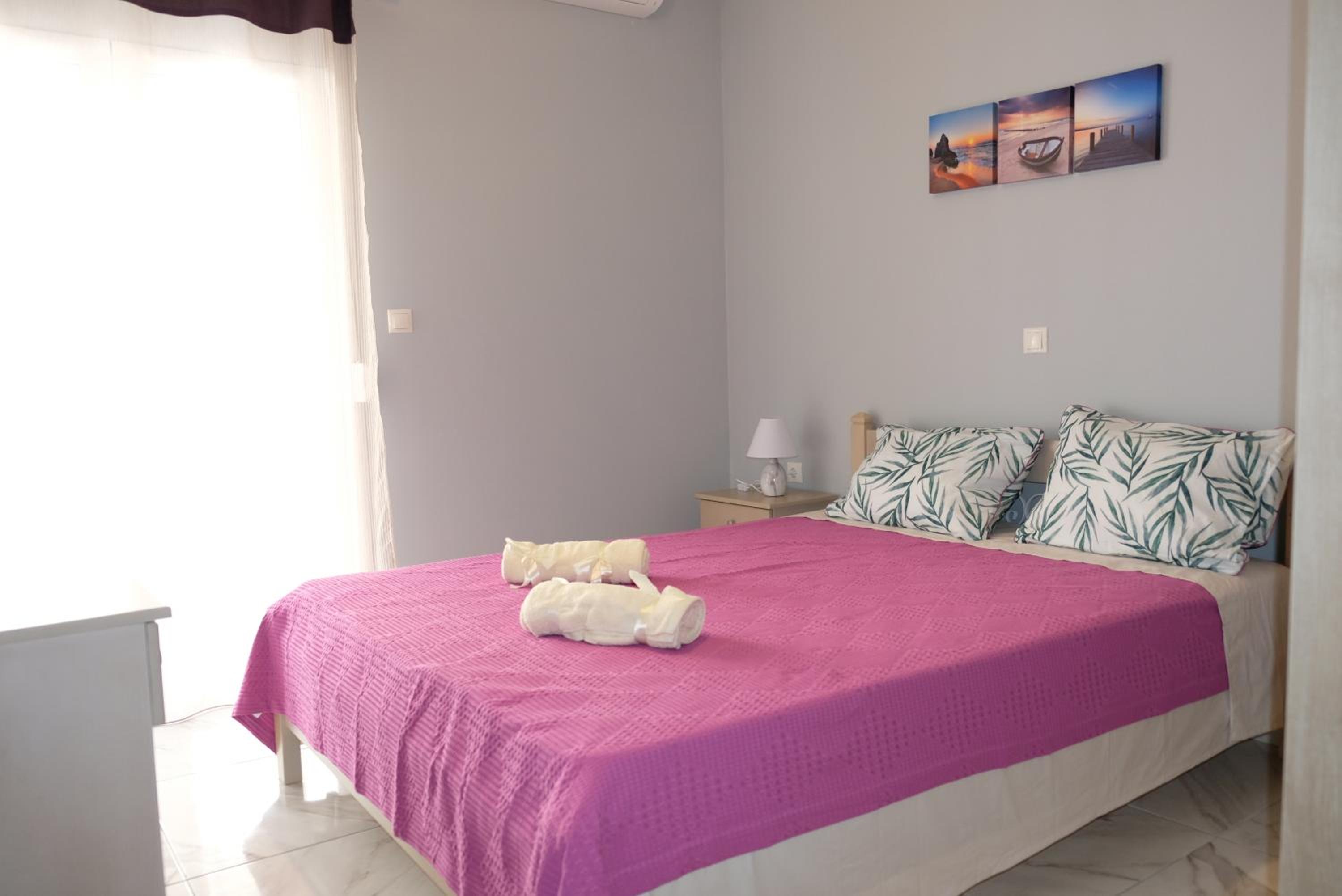 Bright & Comfy Apartments near the beach