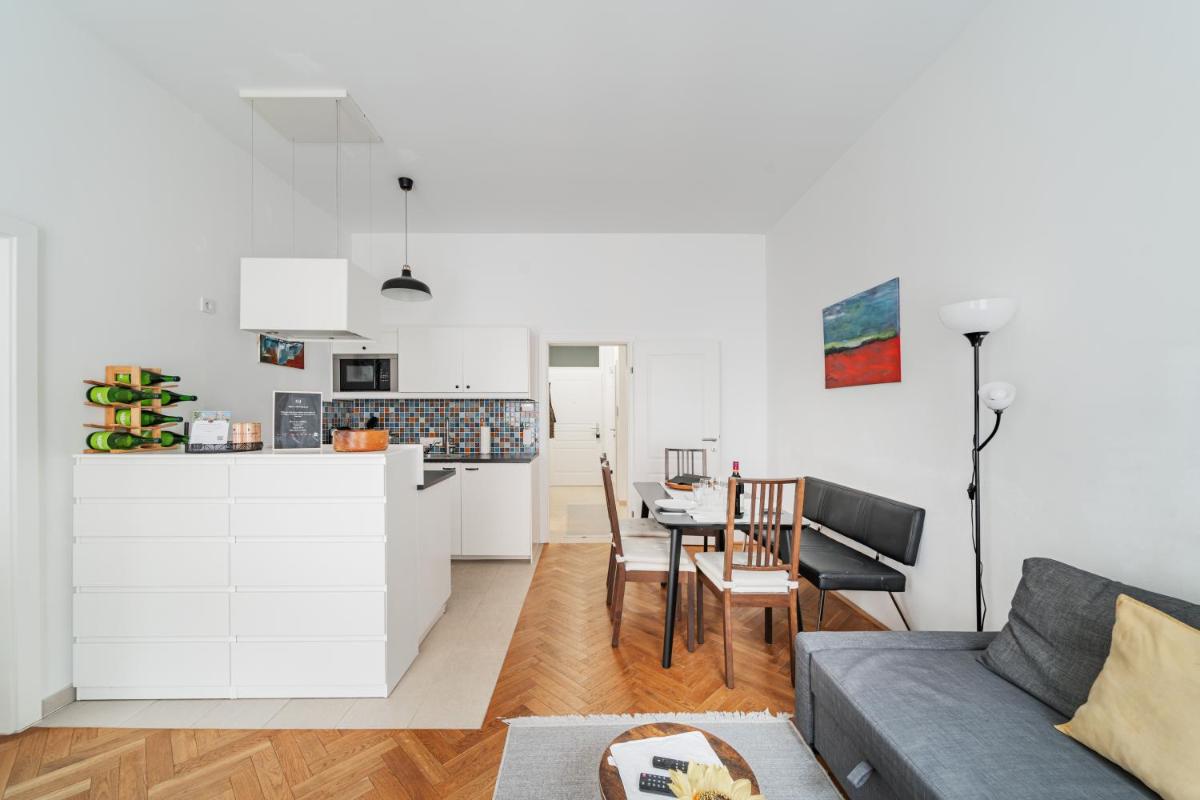 15 C&J's apartment