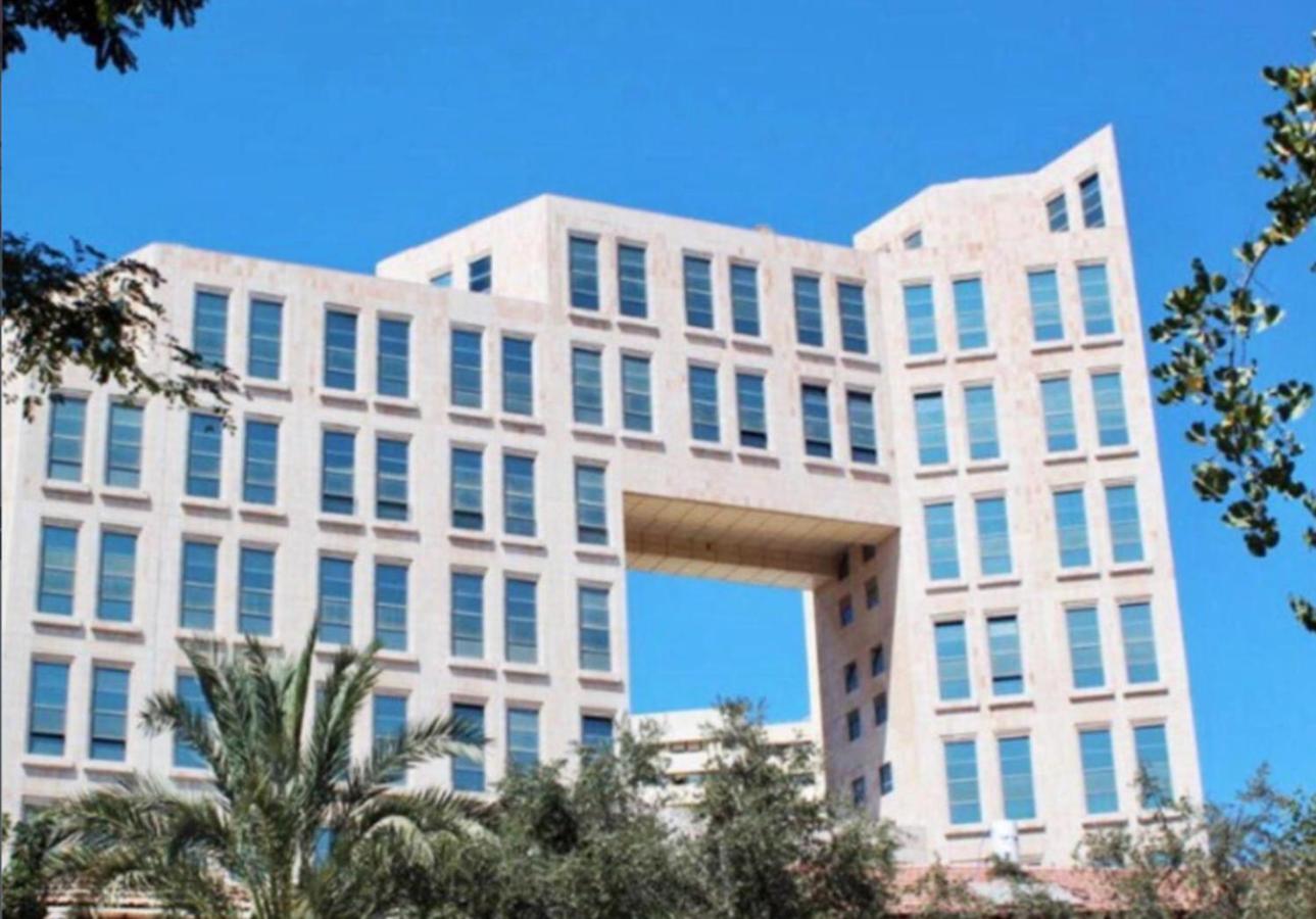 Bright Mahane Yehuda 1 BR with Private Terrace