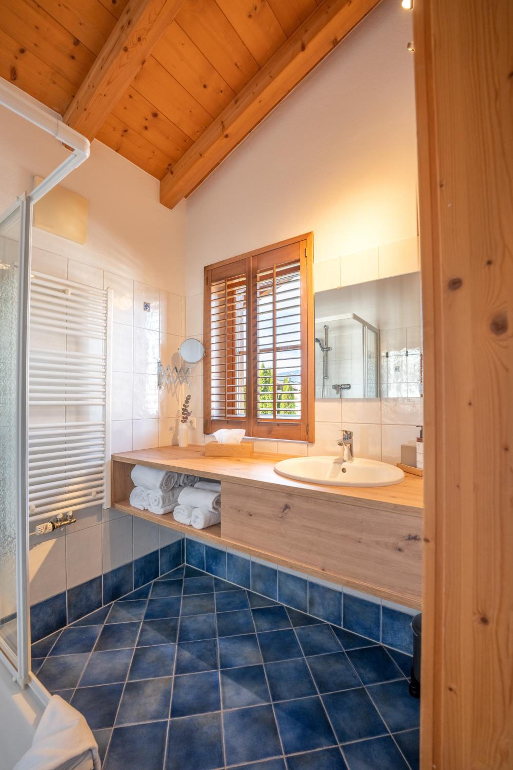 Dorfchalets & Apartments - in Kaprun centre including FREE entry Tauern Spa and Summer Card