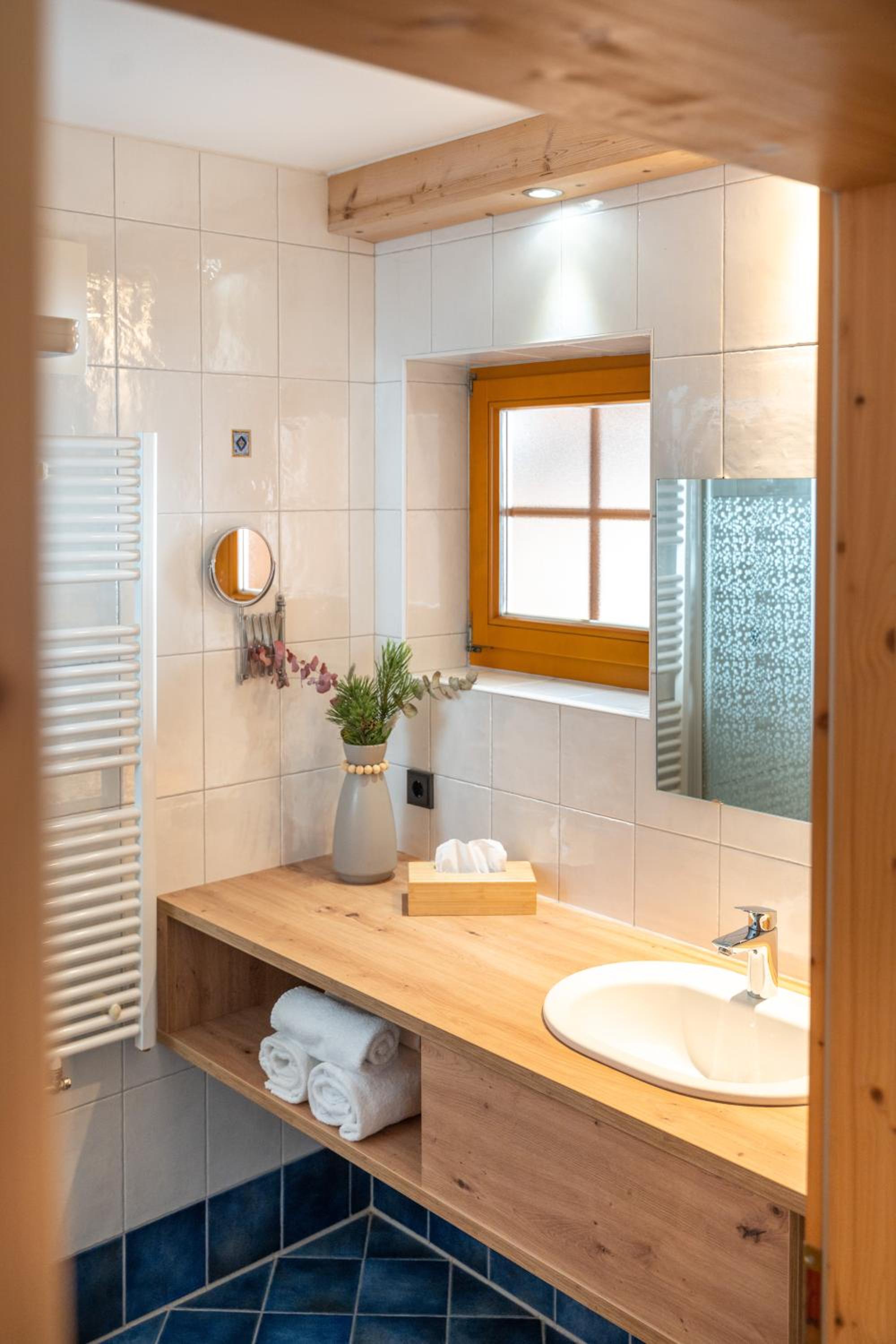 Dorfchalets & Apartments - in Kaprun centre including FREE entry Tauern Spa and Summer Card