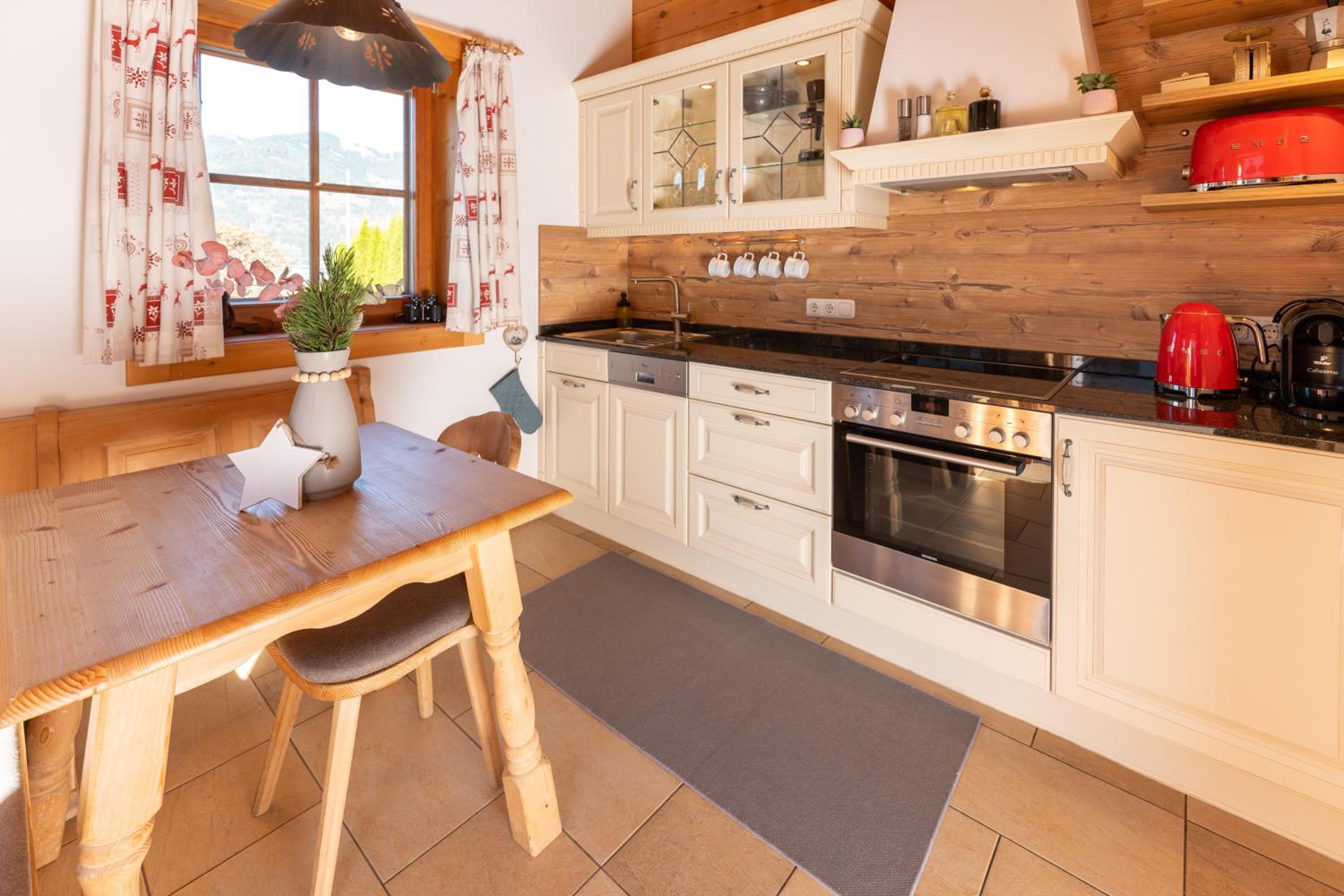 Dorfchalets & Apartments - in Kaprun centre including FREE entry Tauern Spa and Summer Card