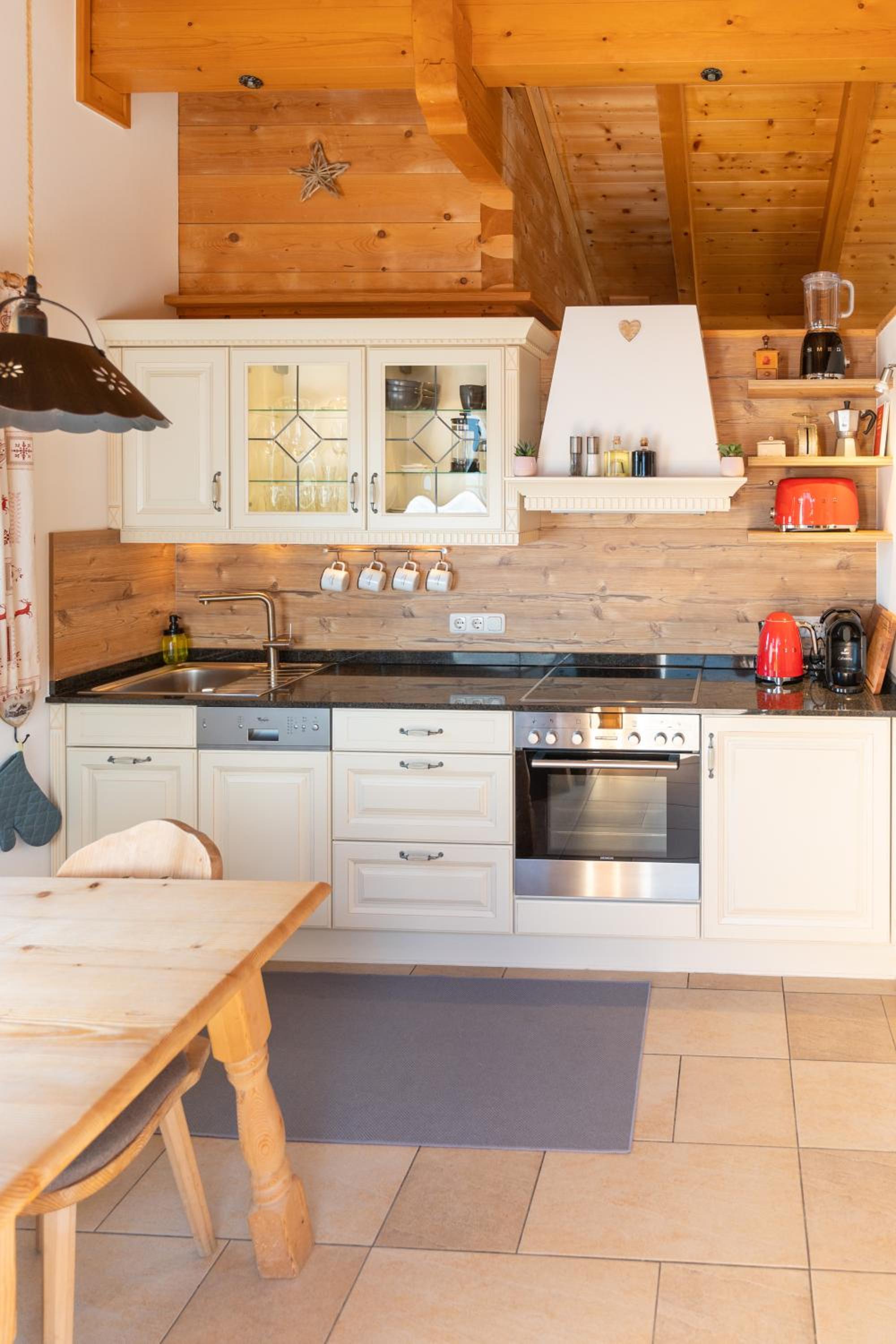 Dorfchalets & Apartments - in Kaprun centre including FREE entry Tauern Spa and Summer Card