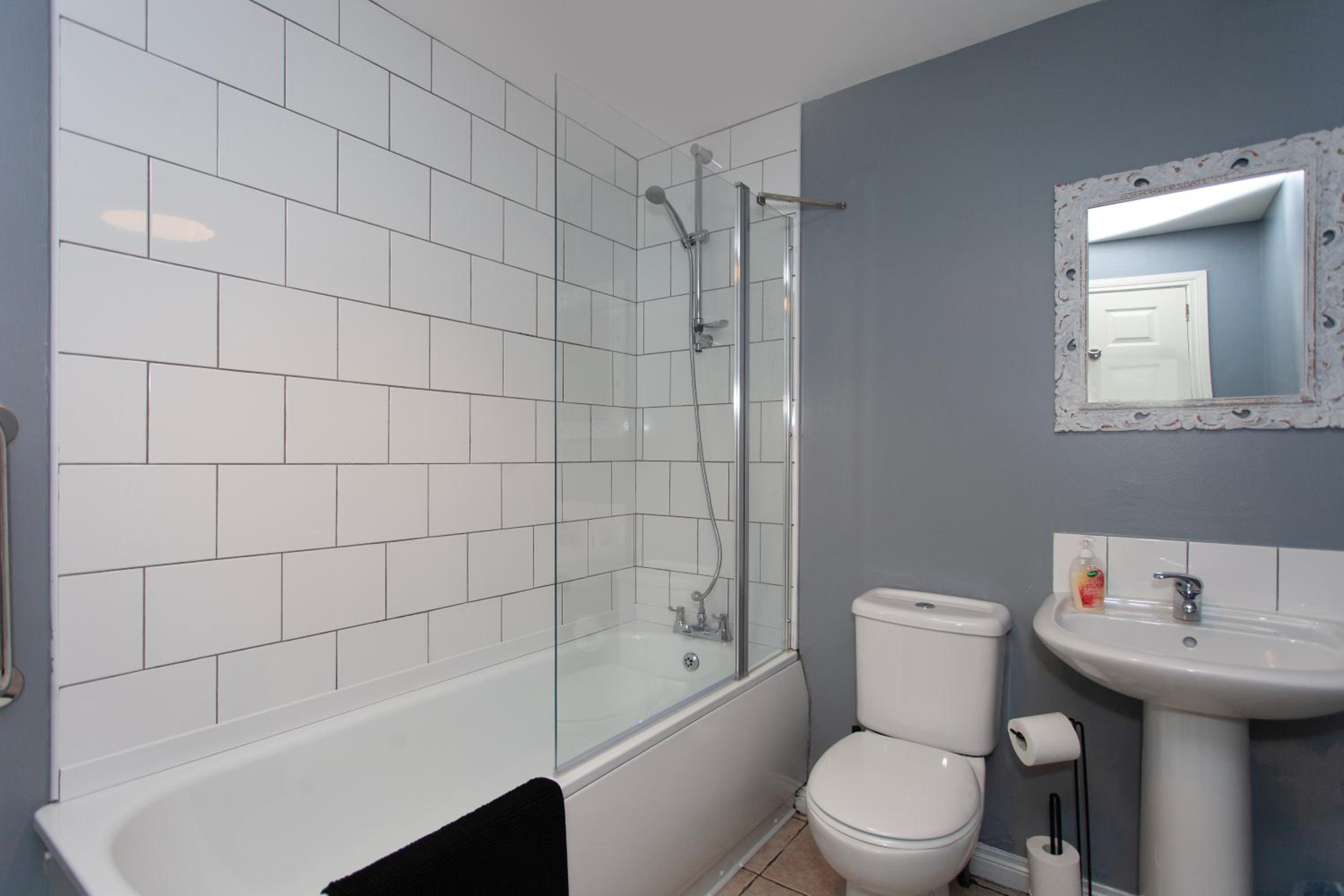 Belfast Vacations - Kings Lodge One Bed Apartment - Property Image 11